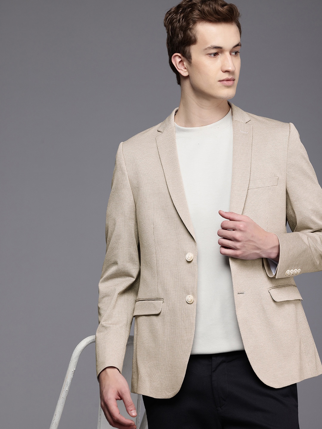 Louis Philippe Super Slim Fit Notched Lapel Collar Single Breasted Casual Blazer, Grey
Louis Philippe Super Slim Fit Notched Lapel Collar Single Breasted Casual Blazer, Grey