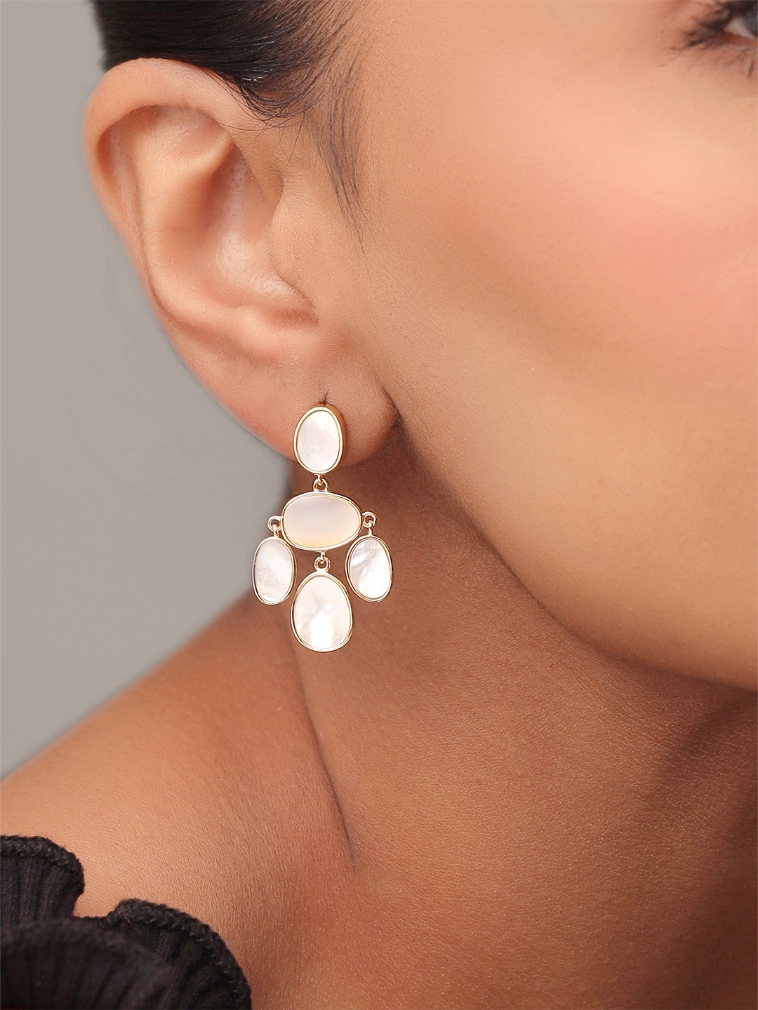 Kicky And Perky 925 Sterling Silver Gold-Plated Mother of Pearl Contemporary Drop Earrings
Kicky And Perky 925 Sterling Silver Gold-Plated Mother of Pearl Contemporary Drop Earrings