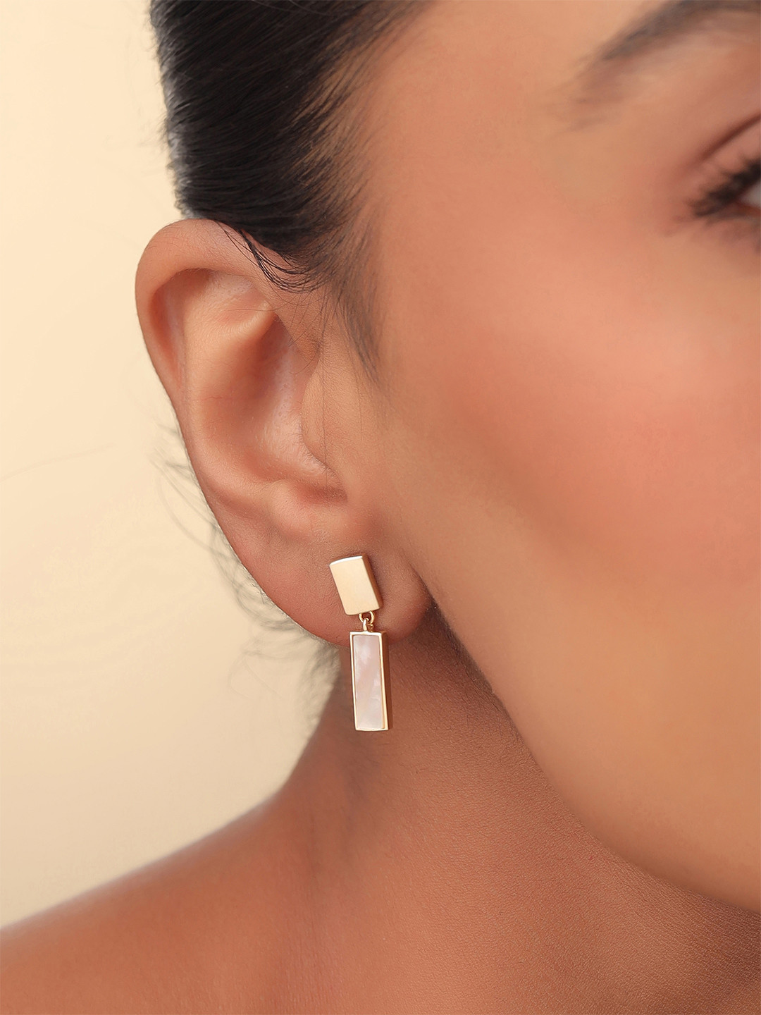 Kicky And Perky Gold Plated 92.5 Sterling Silver Mother Of Pearl Studded Drop Earrings
Kicky And Perky Gold Plated 92.5 Sterling Silver Mother Of Pearl Studded Drop Earrings