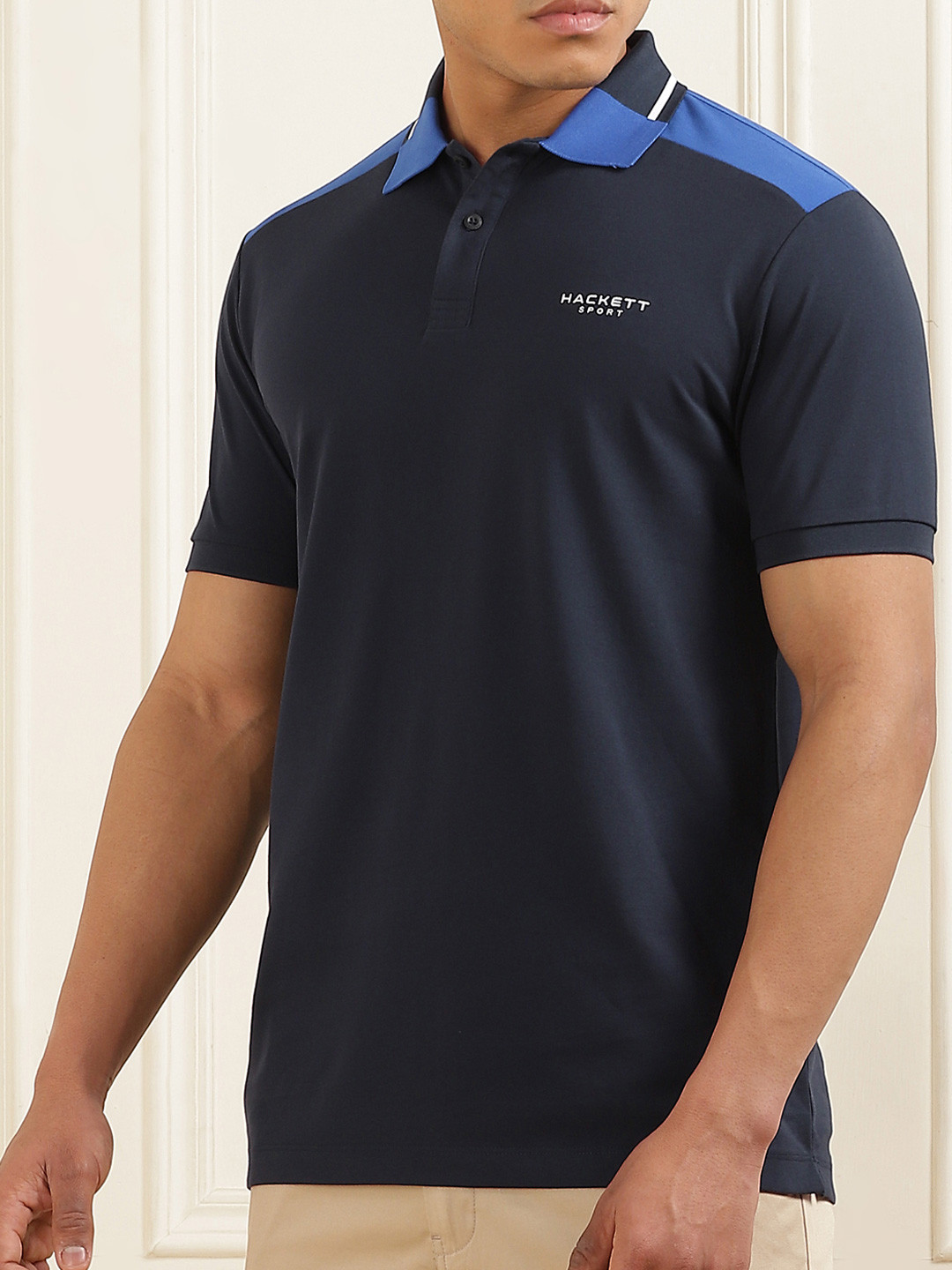 HACKETT LONDON Men Colourblocked Polo Collar Applique T-shirt, Navy blue 
HACKETT LONDON Men Colourblocked Polo Collar Applique T-shirt, Navy blue