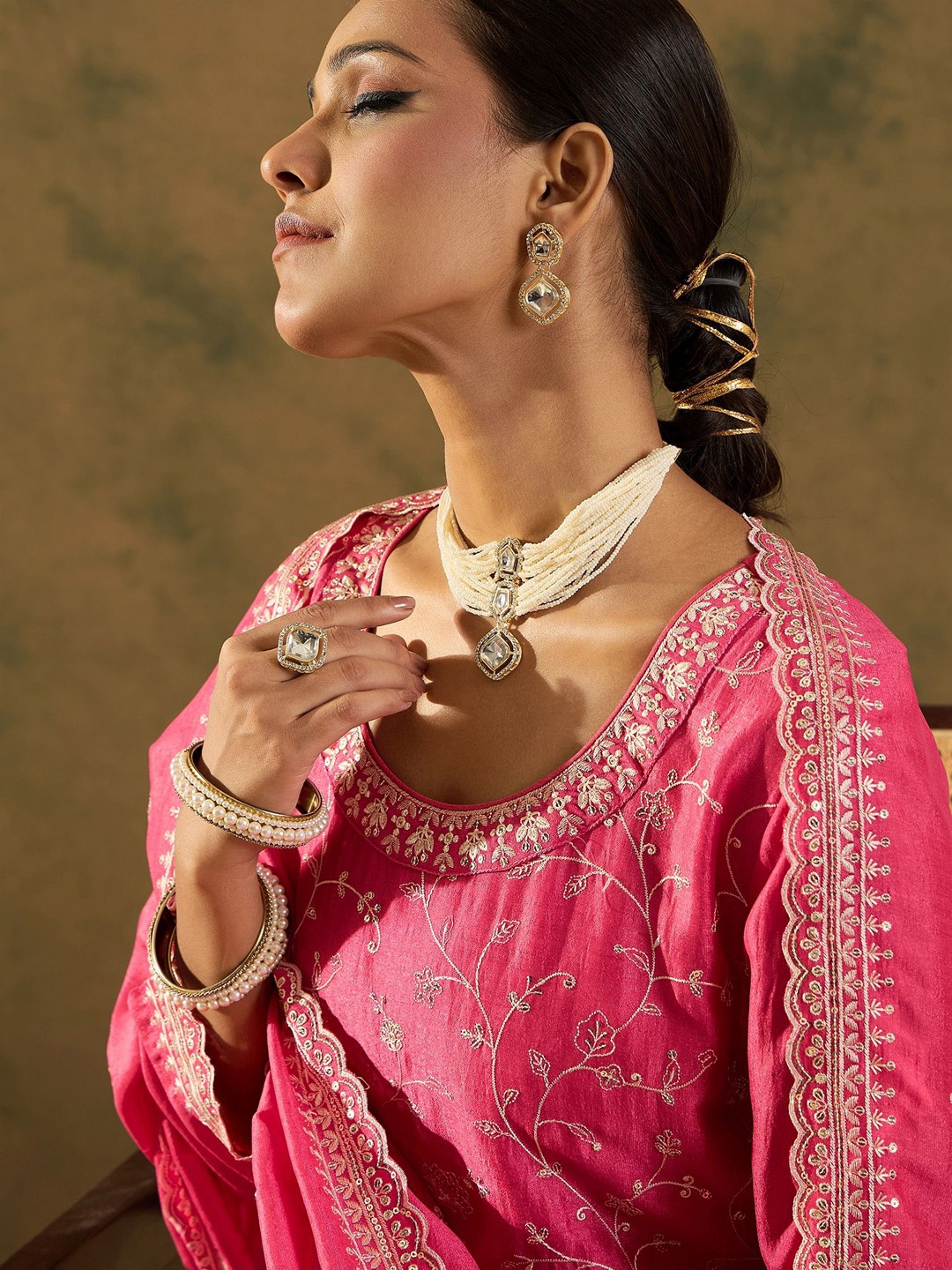Indo Era Women Ethnic Motifs Embroidered Regular Thread Work Kurta with Trousers & With Dupatta, Pink
Indo Era Women Ethnic Motifs Embroidered Regular Thread Work Kurta with Trousers & With Dupatta, Pink