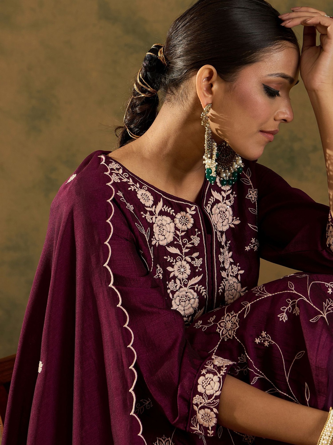 Indo Era Women Floral Embroidered Regular Thread Work Kurta with Trousers & With Dupatta, Burgundy
Indo Era Women Floral Embroidered Regular Thread Work Kurta with Trousers & With Dupatta, Burgundy