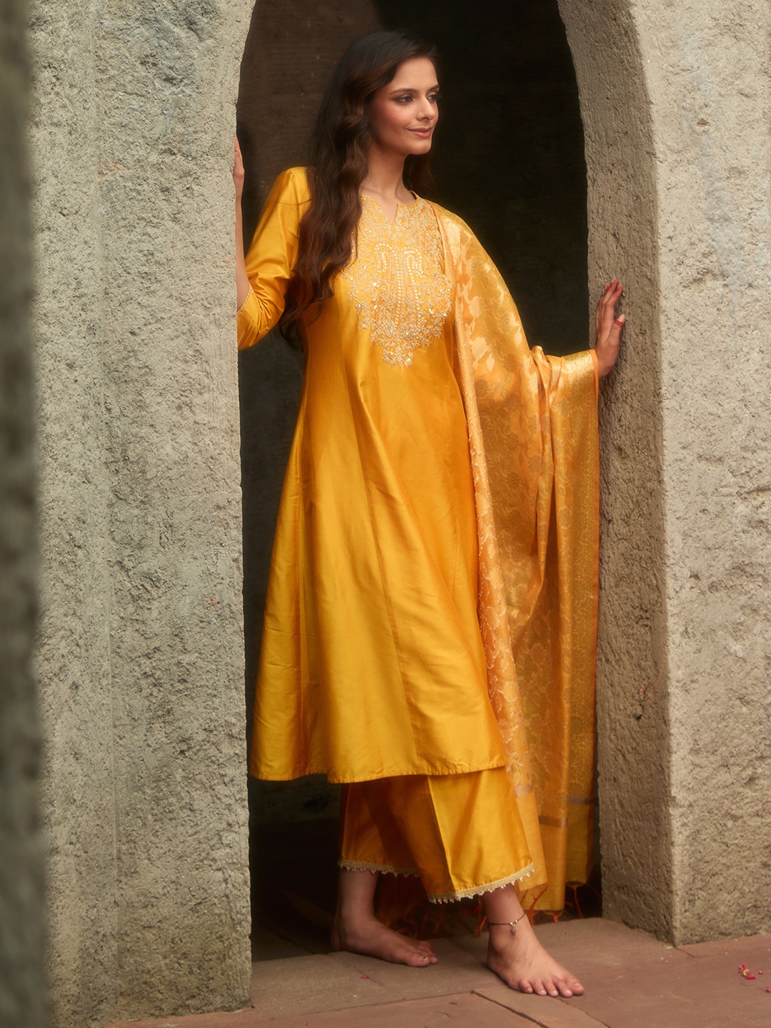 AURELIA Women Floral Embroidered Regular Kurta with Palazzos & With Dupatta, Yellow
AURELIA Women Floral Embroidered Regular Kurta with Palazzos & With Dupatta, Yellow