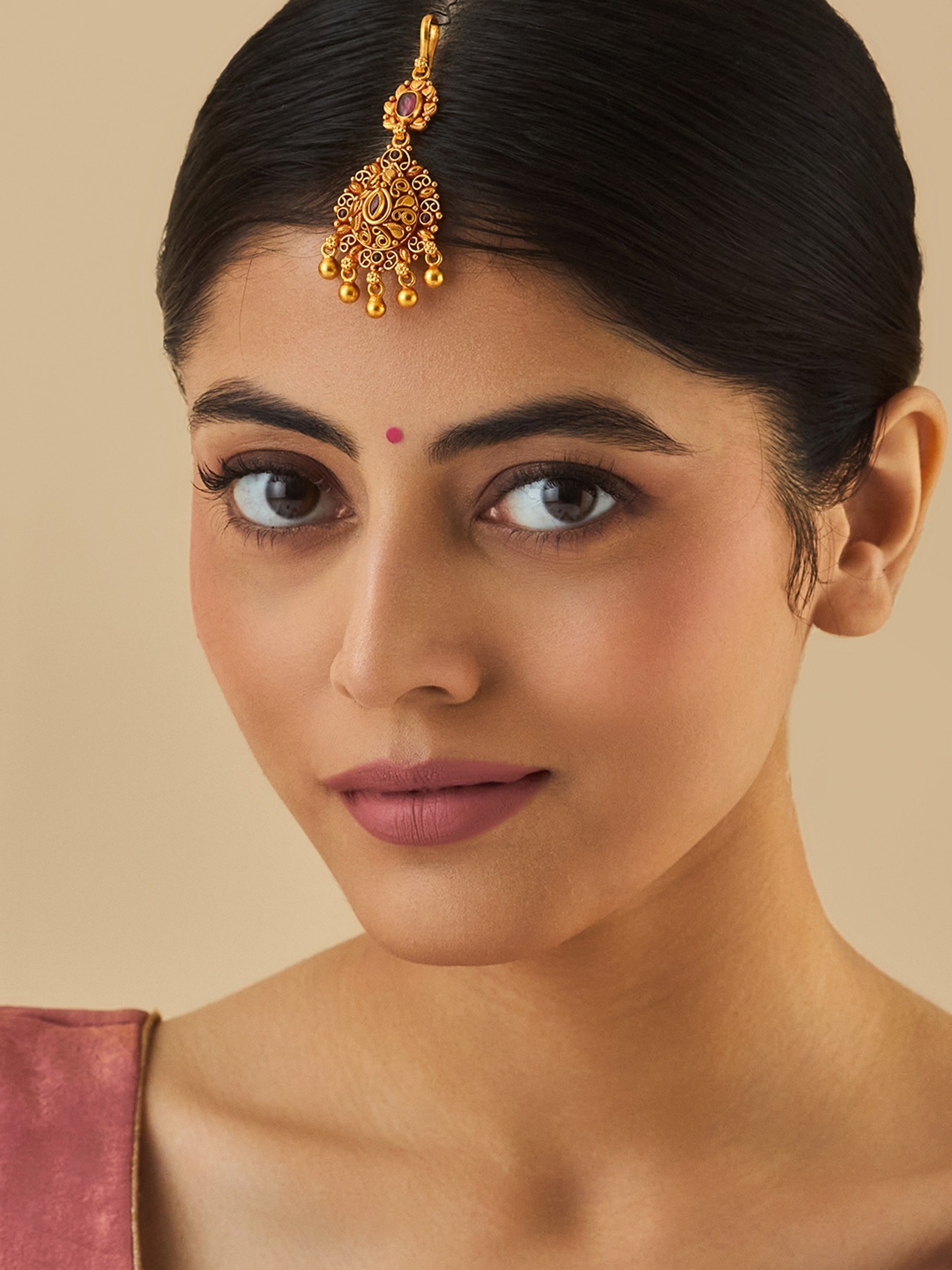 Kushal's Fashion Jewellery 92.5 Pure Silver Gold-Plated Stones Studded Temple Maang Tikka
Kushal's Fashion Jewellery 92.5 Pure Silver Gold-Plated Stones Studded Temple Maang Tikka