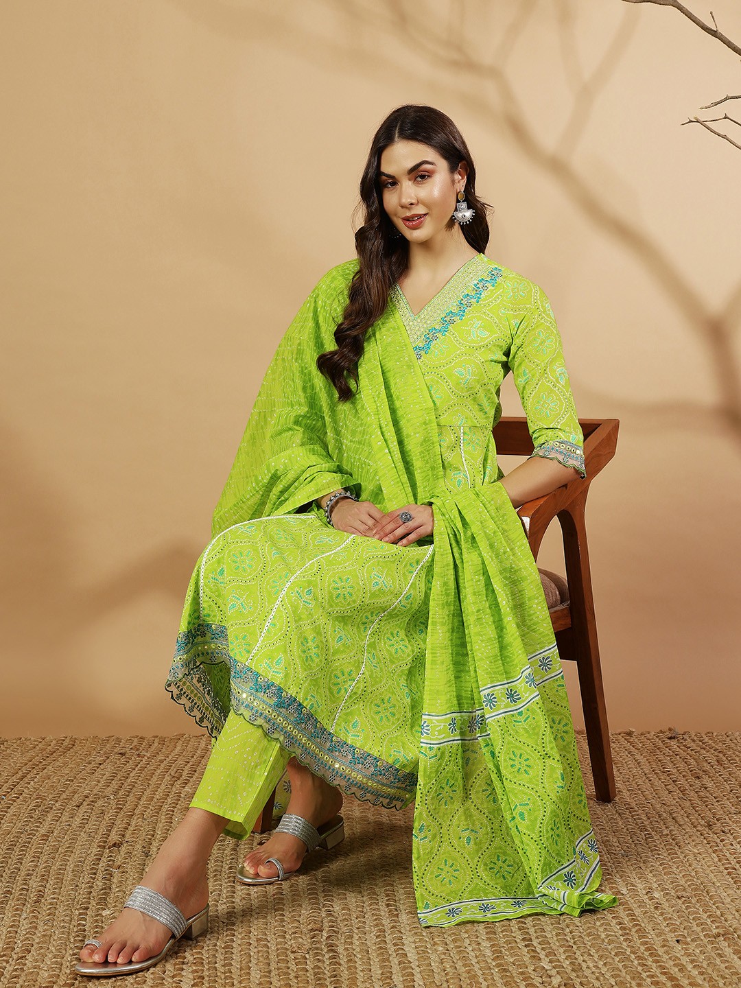 IkDaiya Bandhani Printed Thread Work Pure Cotton Panelled Kurta & Trouser & Dupatta, Green
IkDaiya Bandhani Printed Thread Work Pure Cotton Panelled Kurta & Trouser & Dupatta, Green