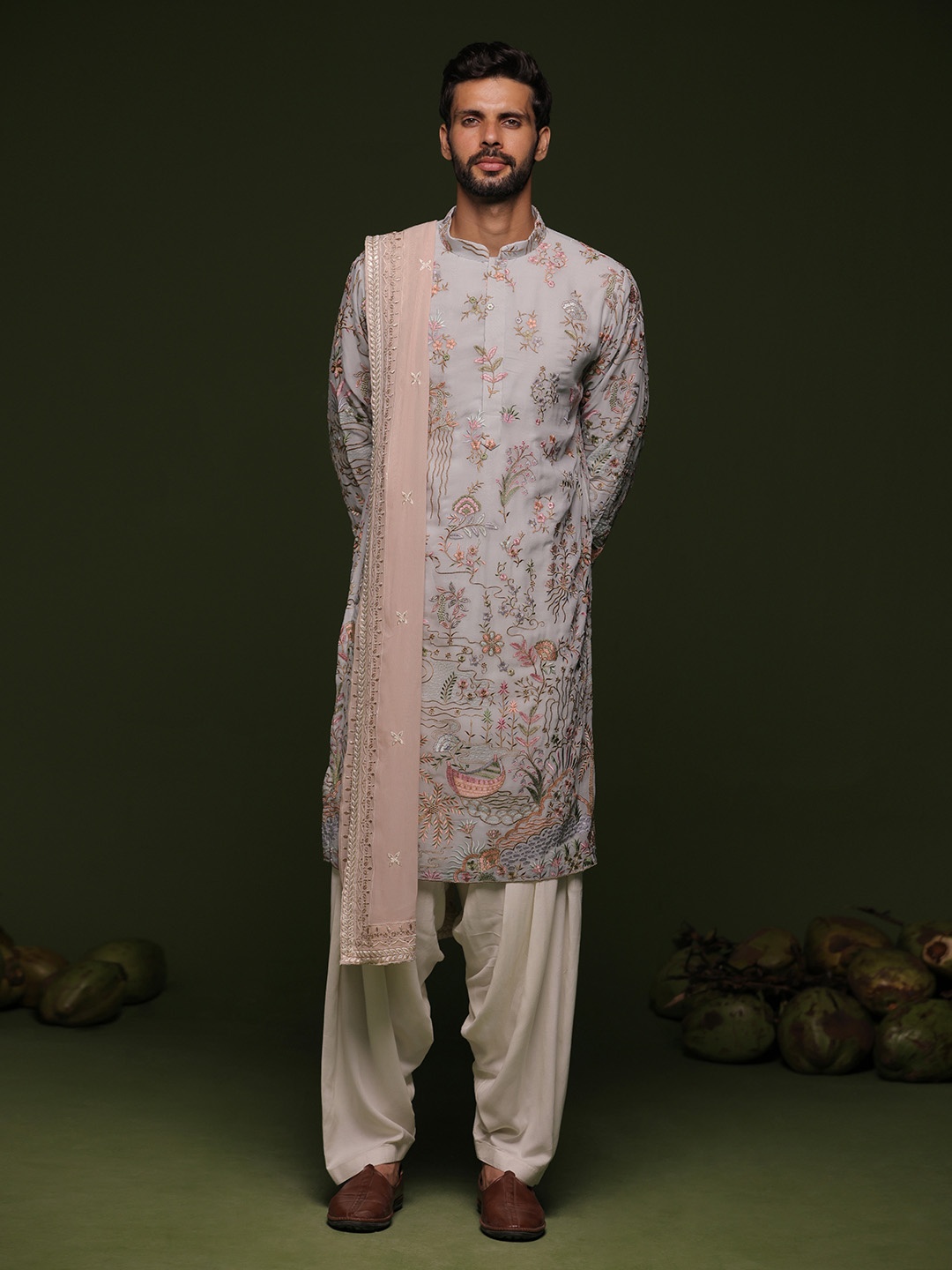 KALPRAAG Floral Embroidered Mandarin Collar Straight Kurta with Patiala & Dupatta, Blue
KALPRAAG Floral Embroidered Mandarin Collar Straight Kurta with Patiala & Dupatta, Blue