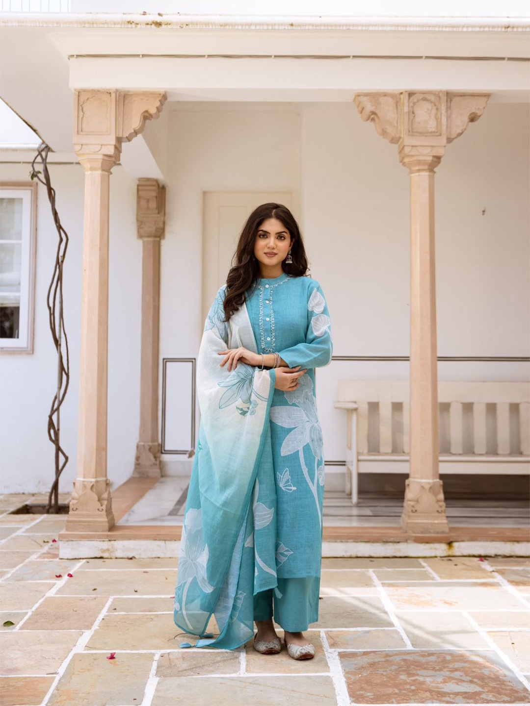 FILO HEVIS Women Floral Printed Regular Linen Kurta with Palazzos & With Dupatta, Blue
FILO HEVIS Women Floral Printed Regular Linen Kurta with Palazzos & With Dupatta, Blue