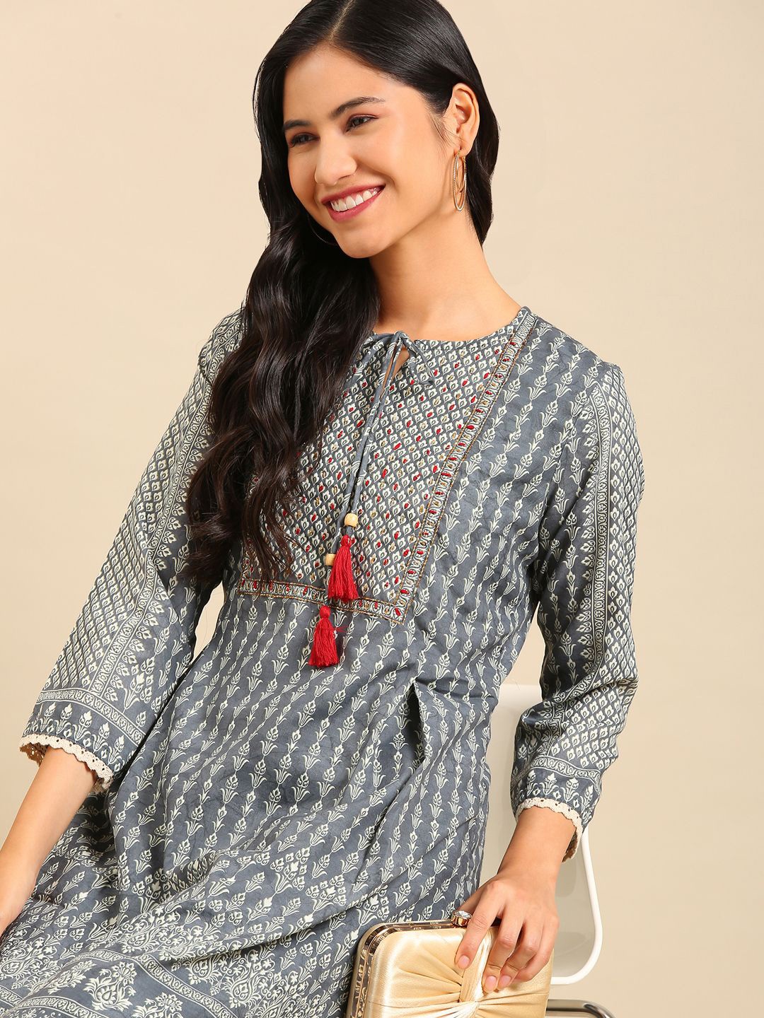 SHOWOFF Ethnic Motifs Printed Panelled Chanderi Cotton A-Line Kurta with Trousers, Grey
SHOWOFF Ethnic Motifs Printed Panelled Chanderi Cotton A-Line Kurta with Trousers, Grey