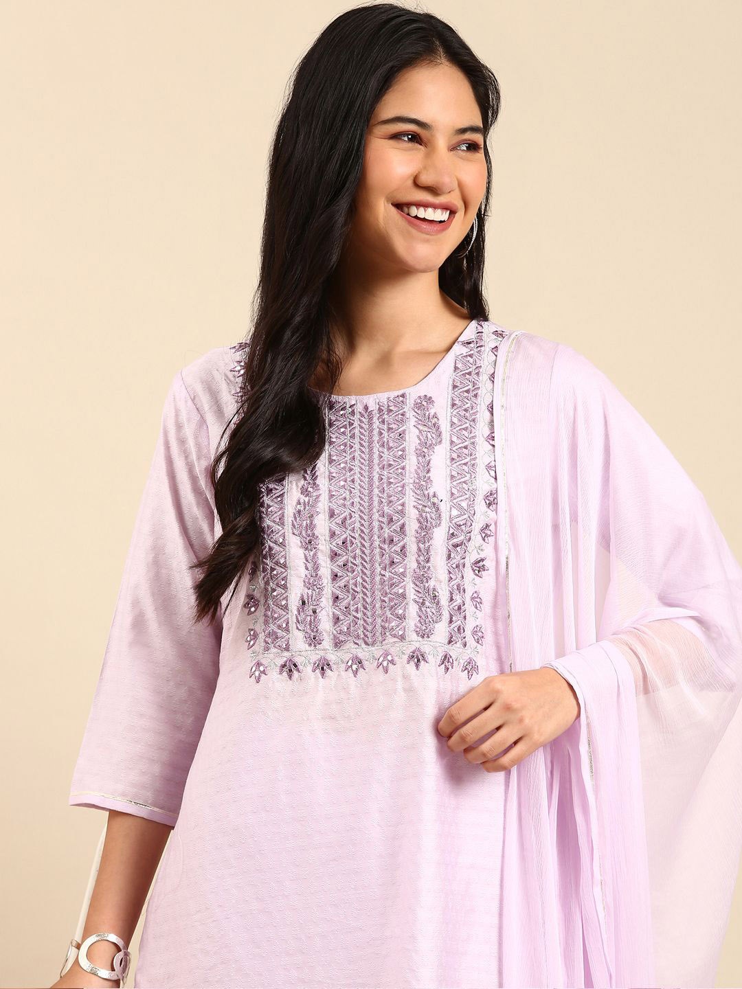 SHOWOFF Floral Yoke Design Mirror Work Straight Kurta with Trousers & With Dupatta, Purple
SHOWOFF Floral Yoke Design Mirror Work Straight Kurta with Trousers & With Dupatta, Purple