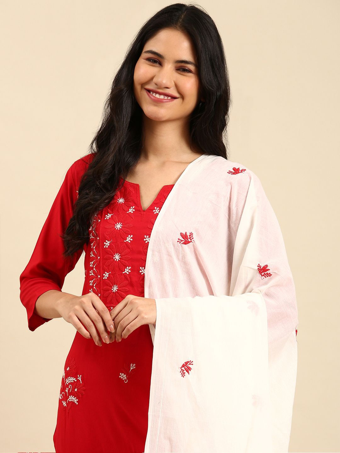 SHOWOFF Floral Embroidered Thread Work Straight Kurta With Trousers & Dupatta, Red
SHOWOFF Floral Embroidered Thread Work Straight Kurta With Trousers & Dupatta, Red