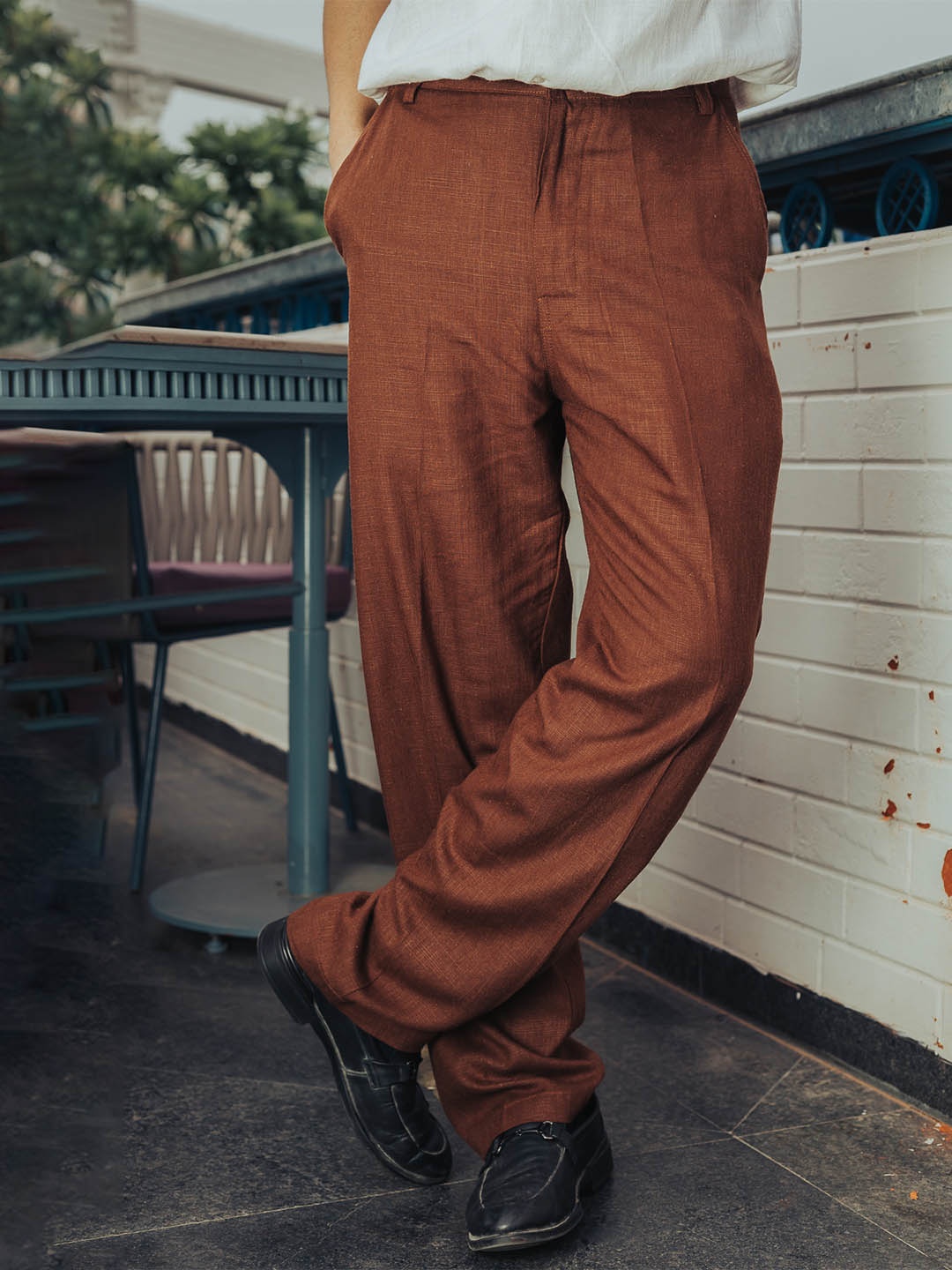 JAVINISHKA Men Relaxed Straight Leg Straight Fit High-Rise Easy Wash Pleated Trousers, Brown
JAVINISHKA Men Relaxed Straight Leg Straight Fit High-Rise Easy Wash Pleated Trousers, Brown