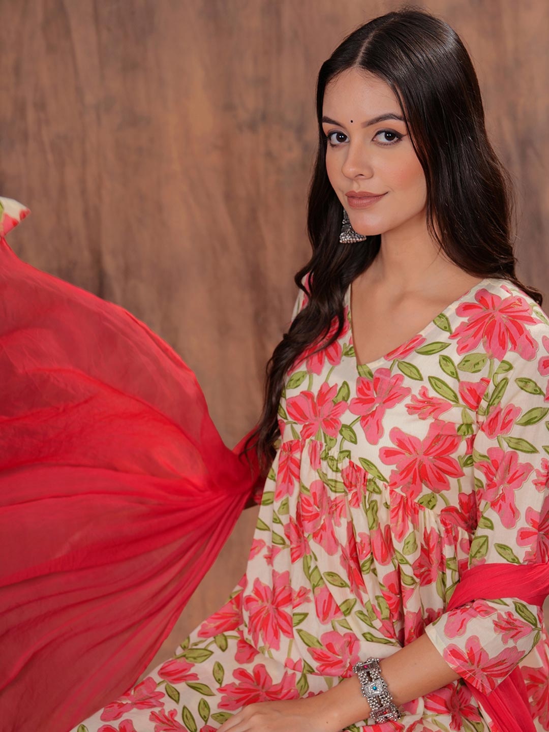 SHIONS Floral Printed Empire Pure Cotton Anarkali Kurta with Trousers & Dupatta, Peach
SHIONS Floral Printed Empire Pure Cotton Anarkali Kurta with Trousers & Dupatta, Peach