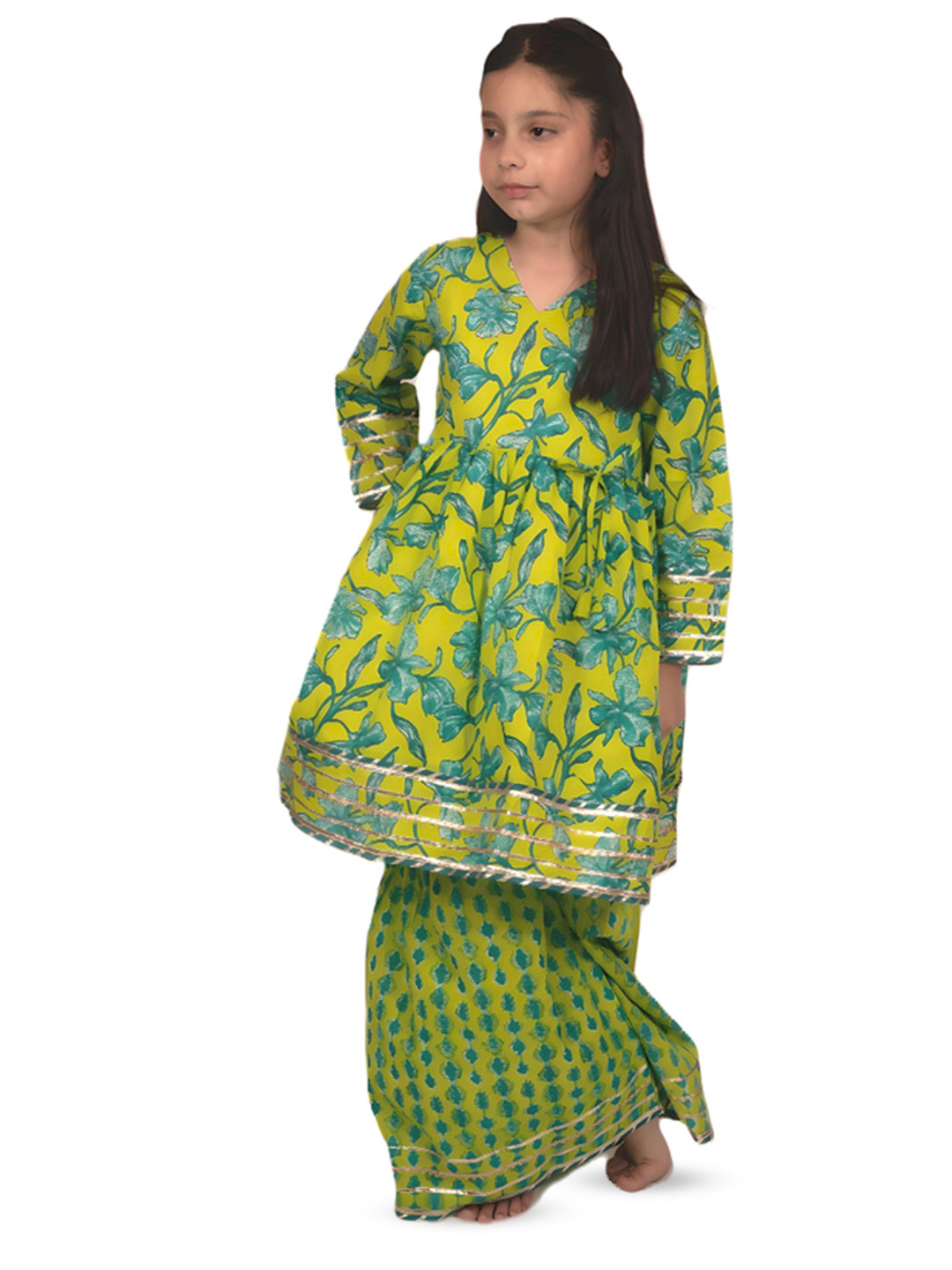 Sangria Girls Floral Printed Gotta Patti Pure Cotton A Line Kurta & Sharara, Lime green
Sangria Girls Floral Printed Gotta Patti Pure Cotton A Line Kurta & Sharara, Lime green