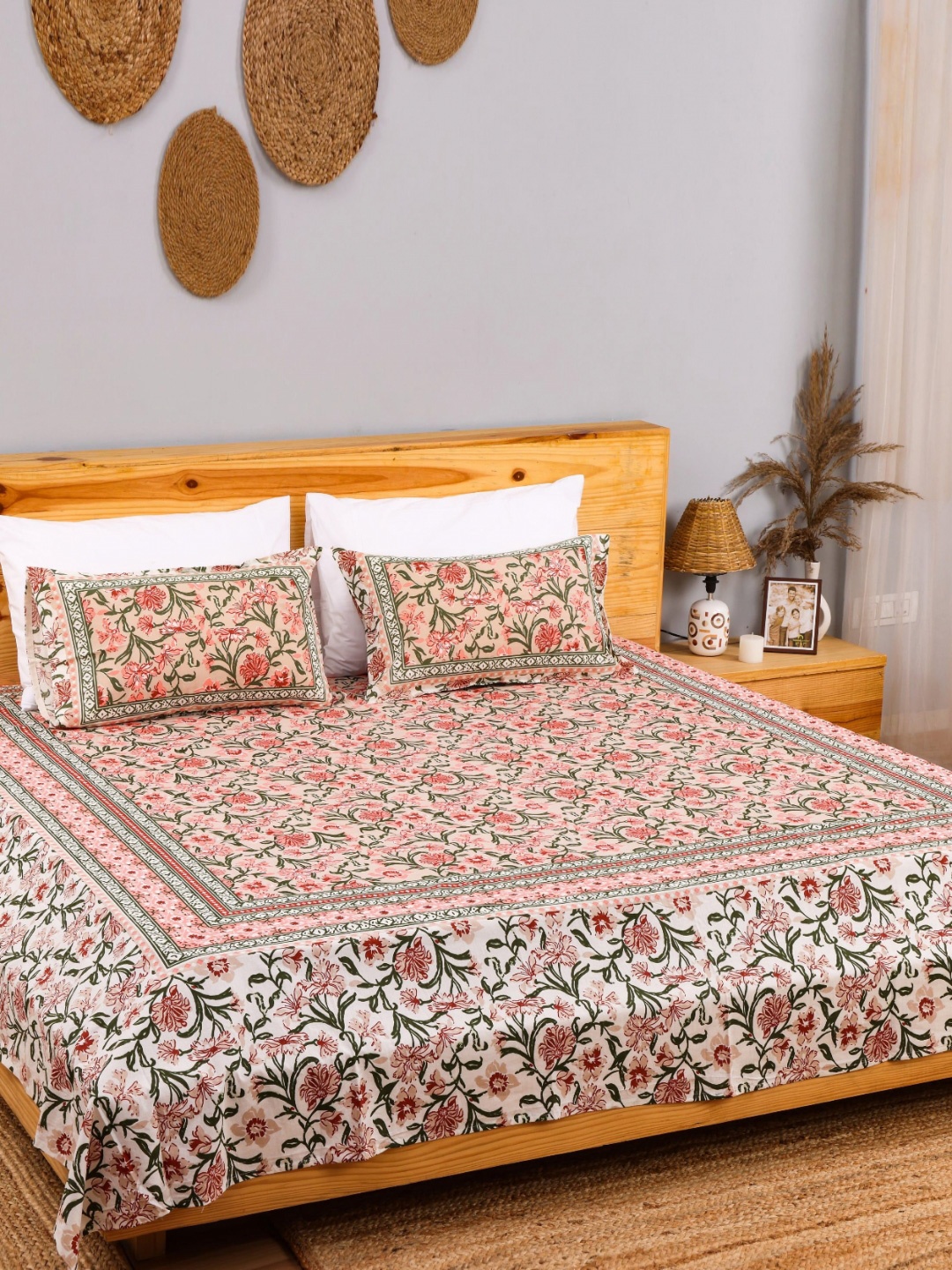 Plarsh Comfort Pink Printed Floral 240 TC Pure Cotton King Bedsheet & 2 Pillow Covers
Plarsh Comfort Pink Printed Floral 240 TC Pure Cotton King Bedsheet & 2 Pillow Covers