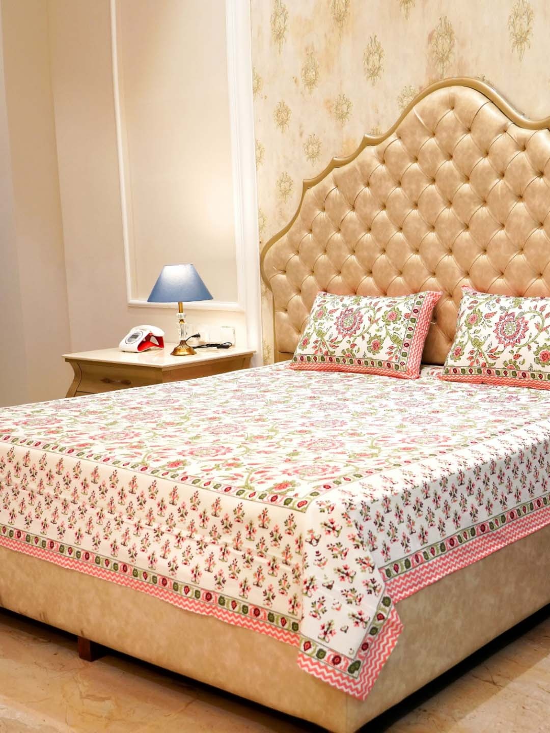 Plarsh Comfort White & Green Floral Pure Cotton 240 TC King Bedsheet with 2 Pillow Covers
Plarsh Comfort White & Green Floral Pure Cotton 240 TC King Bedsheet with 2 Pillow Covers