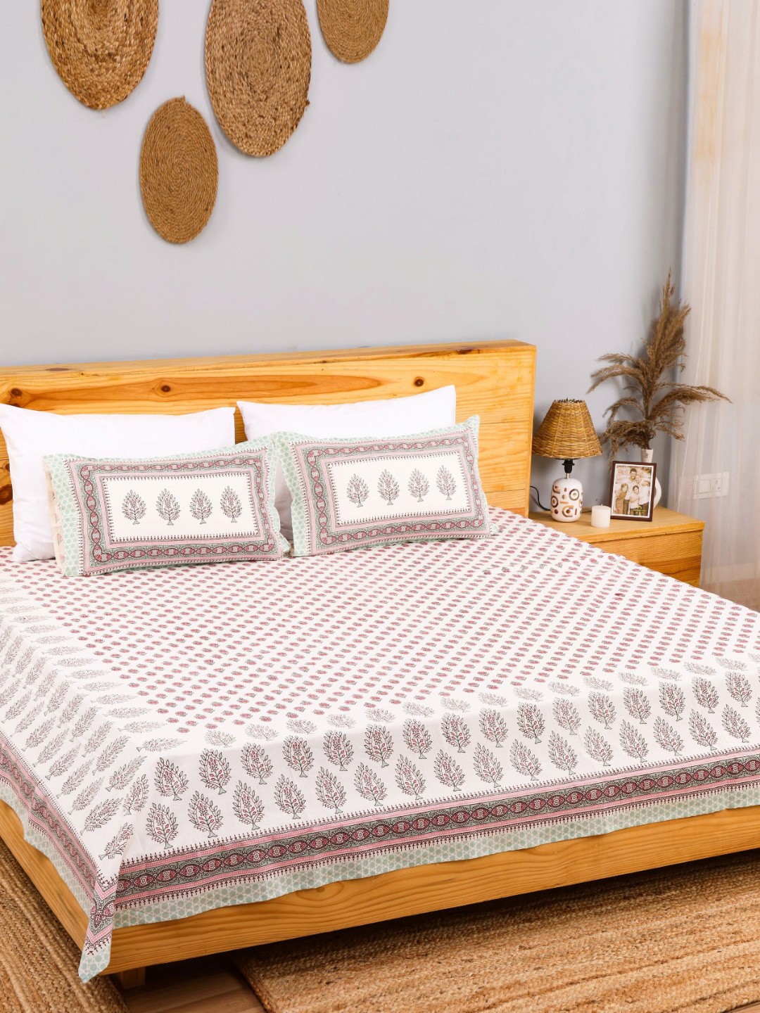 Plarsh Comfort White Floral Printed 240 TC Pure Cotton King Bedsheet With 2 Pillow Covers
Plarsh Comfort White Floral Printed 240 TC Pure Cotton King Bedsheet With 2 Pillow Covers