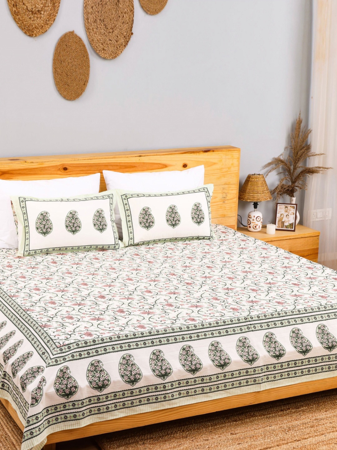 Plarsh Comfort White Floral Printed 240 TC Pure Cotton King Bedsheet With 2 Pillow Covers
Plarsh Comfort White Floral Printed 240 TC Pure Cotton King Bedsheet With 2 Pillow Covers