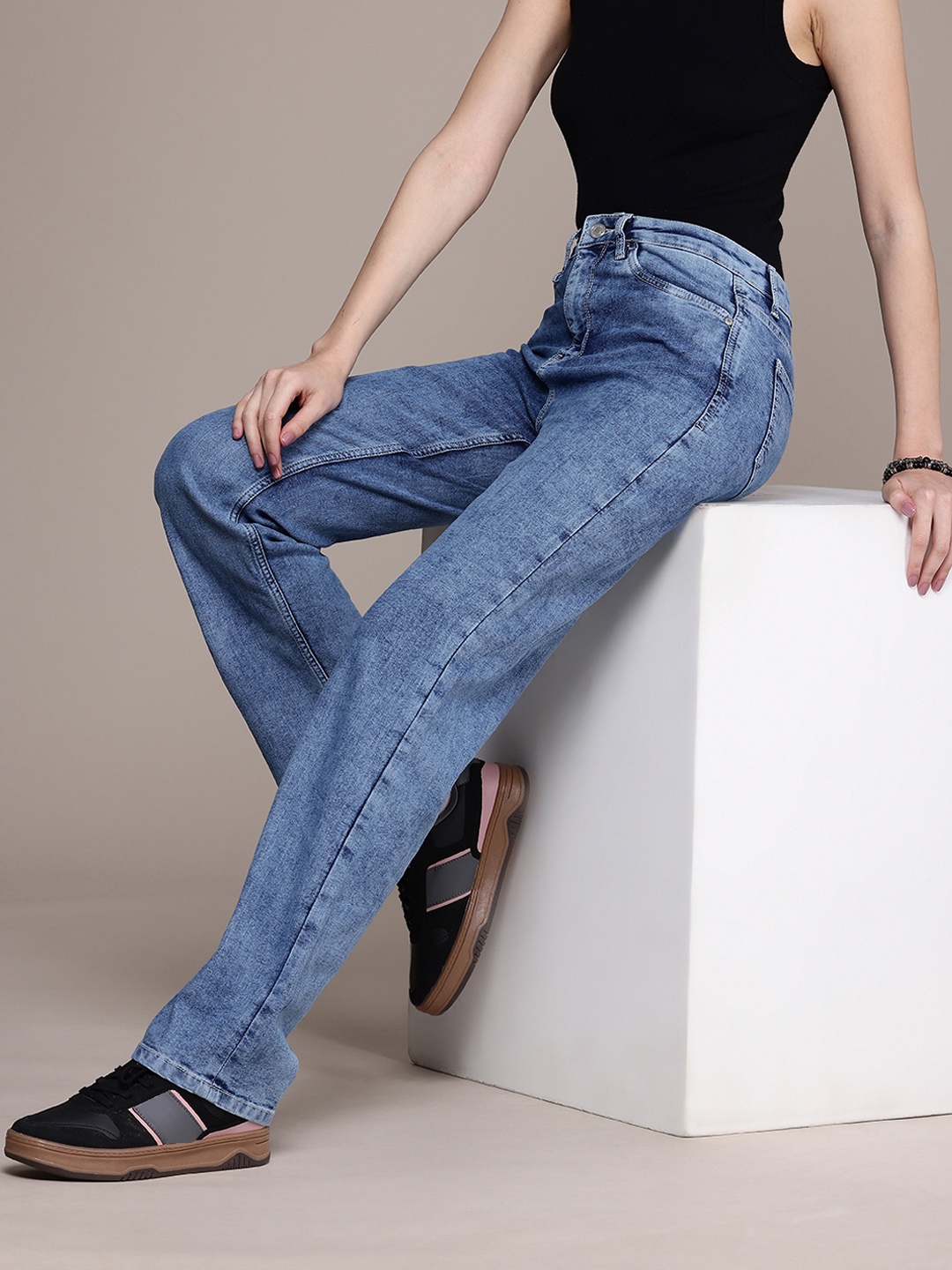 The Roadster Life Co. Women Straight Fit High-Rise Light Fade Stretchable Jeans, Blue
The Roadster Life Co. Women Straight Fit High-Rise Light Fade Stretchable Jeans, Blue