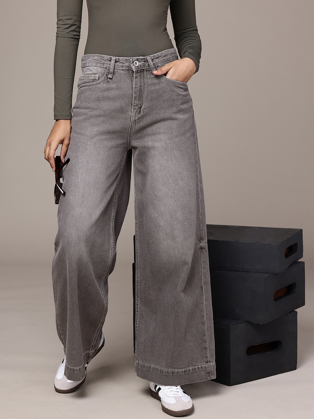 The Roadster Life Co. Women Wide Leg High-Rise Light Fade Pure Cotton Jeans, Grey
The Roadster Life Co. Women Wide Leg High-Rise Light Fade Pure Cotton Jeans, Grey