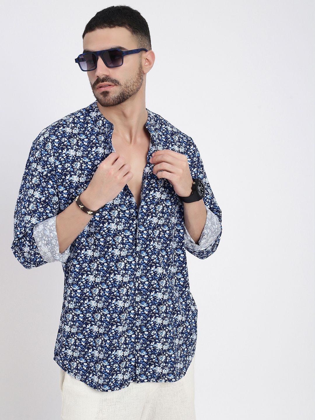 SHOWOFF Men Smart Mandarin Collar Floral Printed Cotton Slim Fit Casual Shirt, Navy blue
SHOWOFF Men Smart Mandarin Collar Floral Printed Cotton Slim Fit Casual Shirt, Navy blue