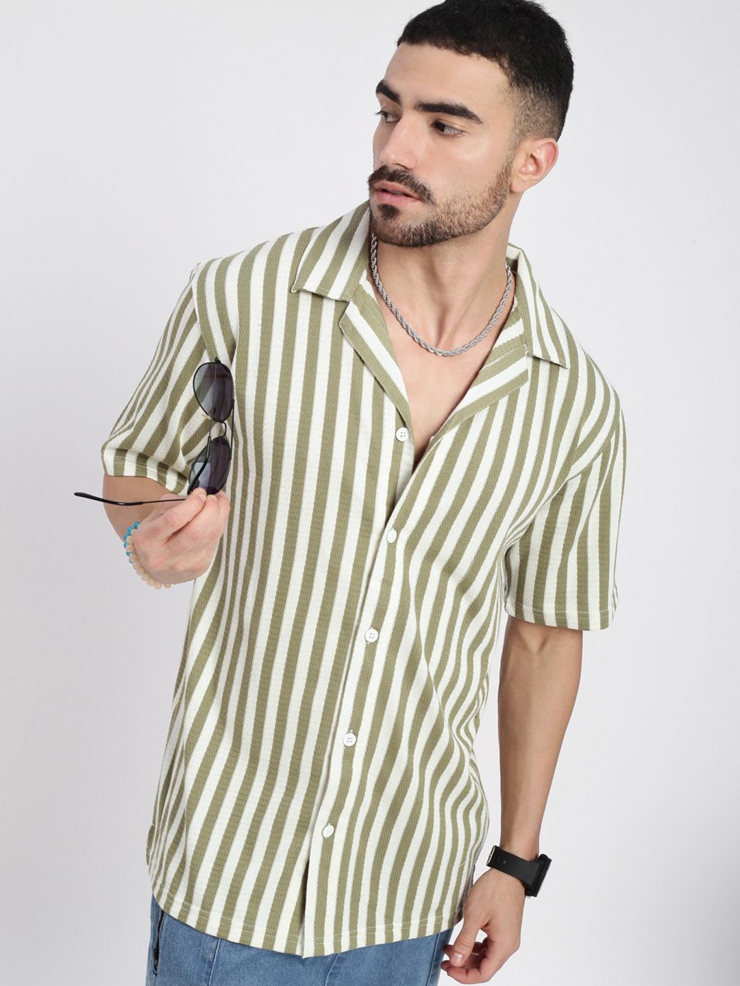SHOWOFF Men Standard Cuban Collar Vertical Striped Cotton Relaxed Fit Casual Shirt, Olive
SHOWOFF Men Standard Cuban Collar Vertical Striped Cotton Relaxed Fit Casual Shirt, Olive