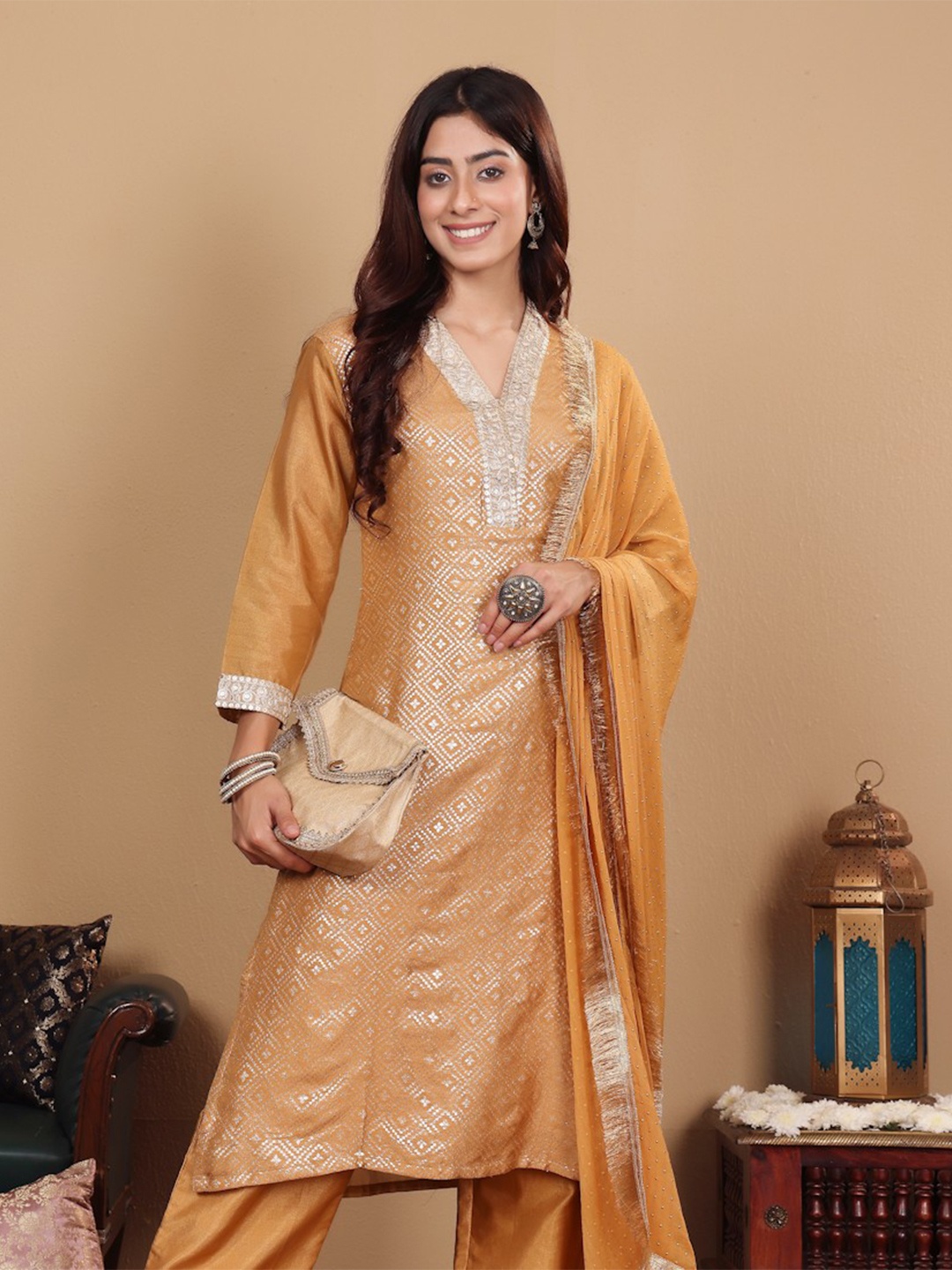 Varanga Ethnic Motifs Woven Design Sequinned Straight Kurta with Trousers & Dupatta, Beige
Varanga Ethnic Motifs Woven Design Sequinned Straight Kurta with Trousers & Dupatta, Beige