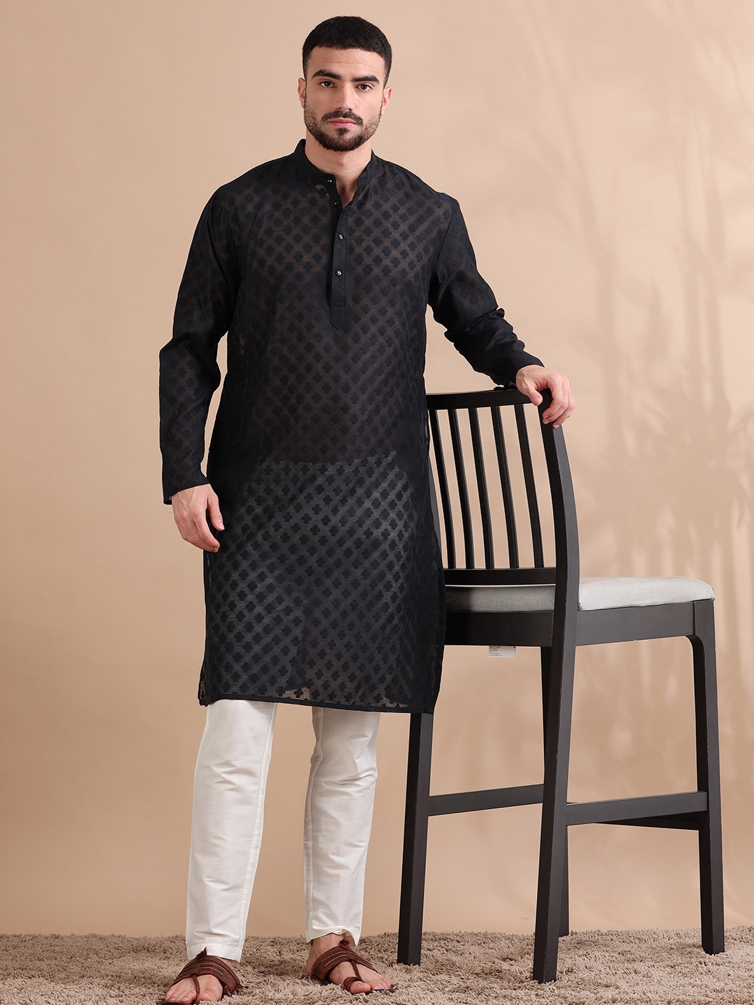 FILORI Floral Woven Design Mandarin Collar Chanderi Cotton Straight Kurta, Black
FILORI Floral Woven Design Mandarin Collar Chanderi Cotton Straight Kurta, Black