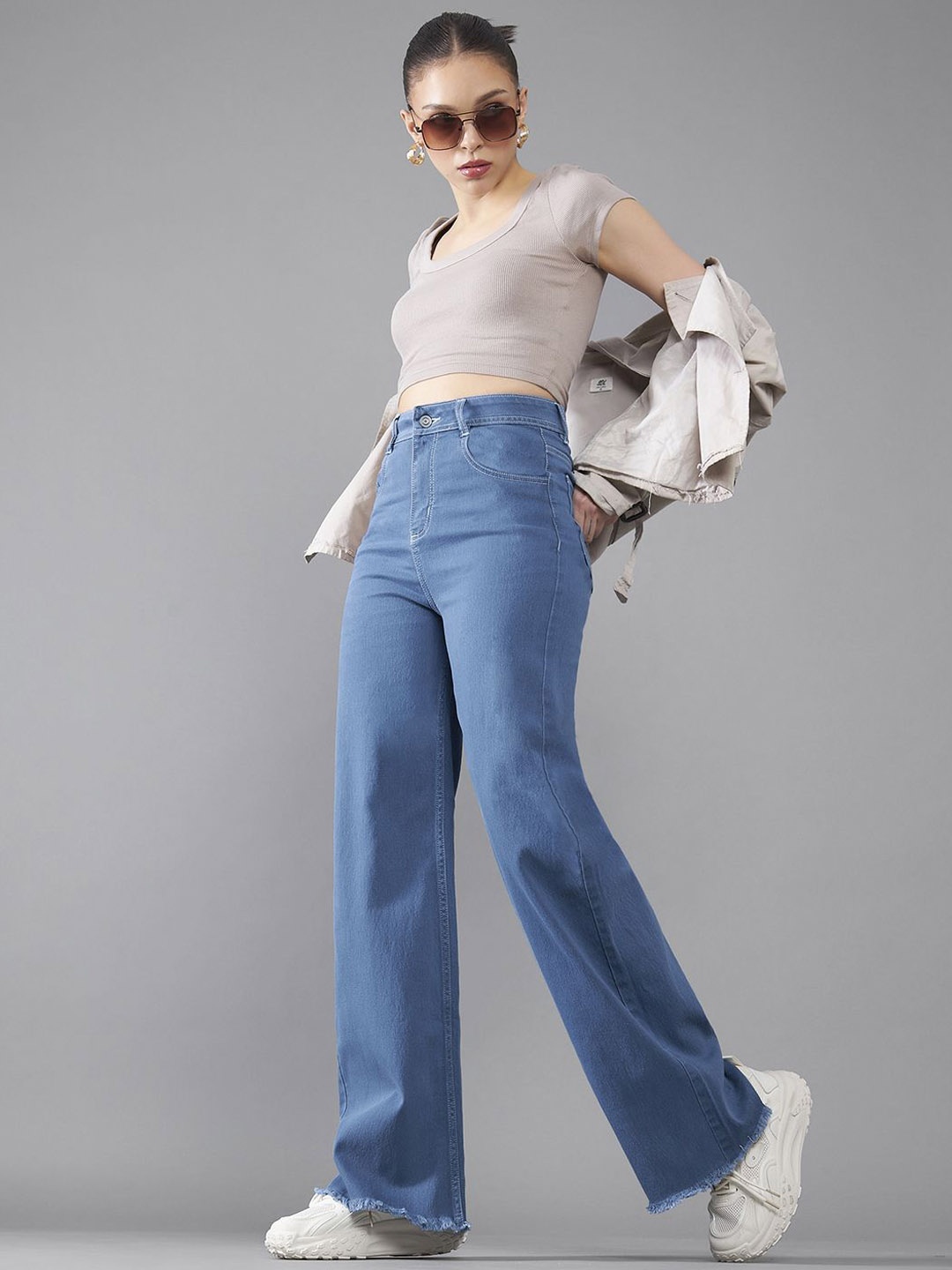 DOLCE CRUDO Wide-Leg High-Rise Clean-Look Regular-Length Stretchable Denim Jeans, Blue
DOLCE CRUDO Wide-Leg High-Rise Clean-Look Regular-Length Stretchable Denim Jeans, Blue