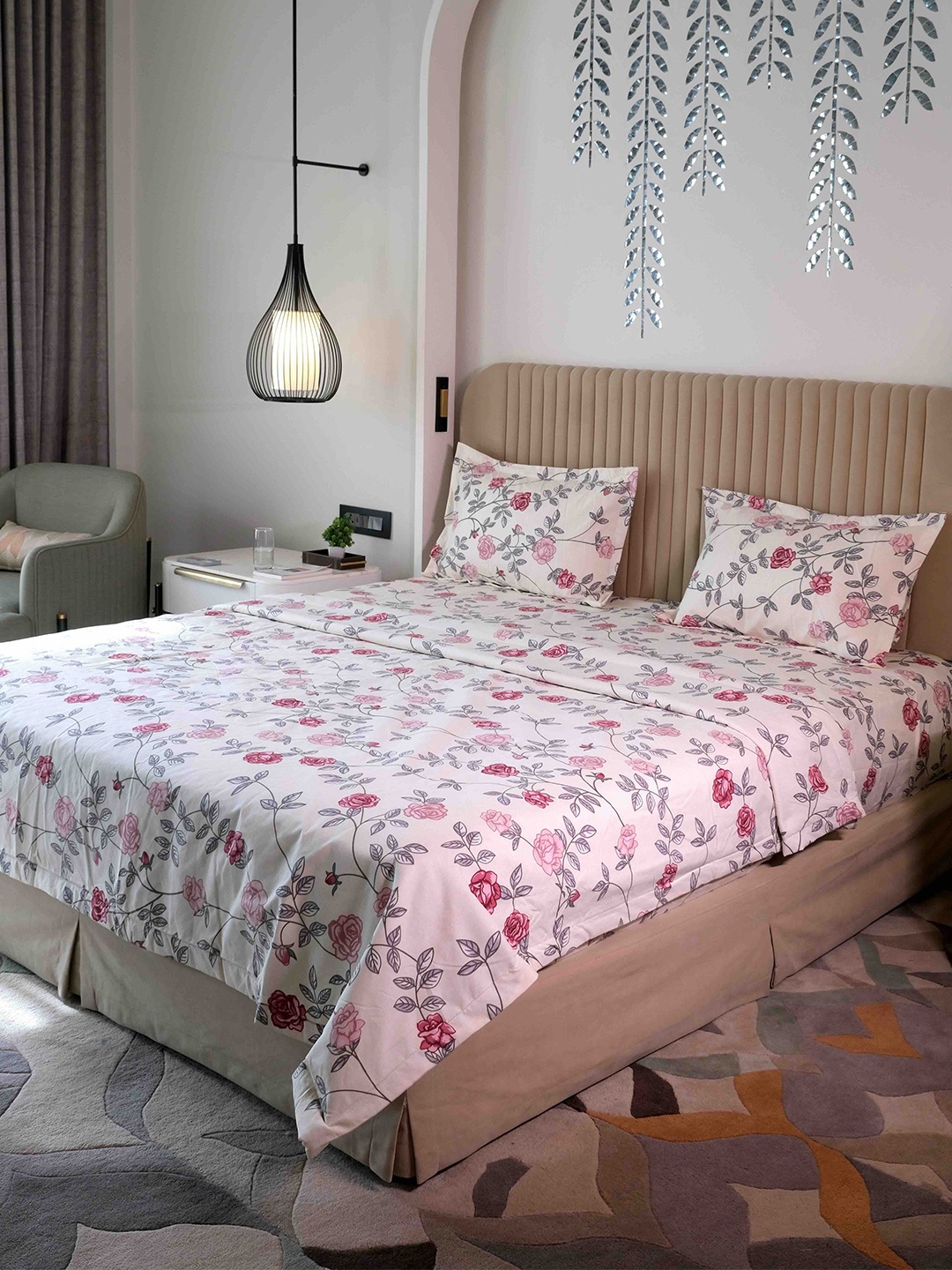 Pure Decor Bedding of 4 Pieces Bedsheet Set (2.28m X 2.54m) with Comforter (2.21m X 2.46m), White
Pure Decor Bedding of 4 Pieces Bedsheet Set (2.28m X 2.54m) with Comforter (2.21m X 2.46m), White
