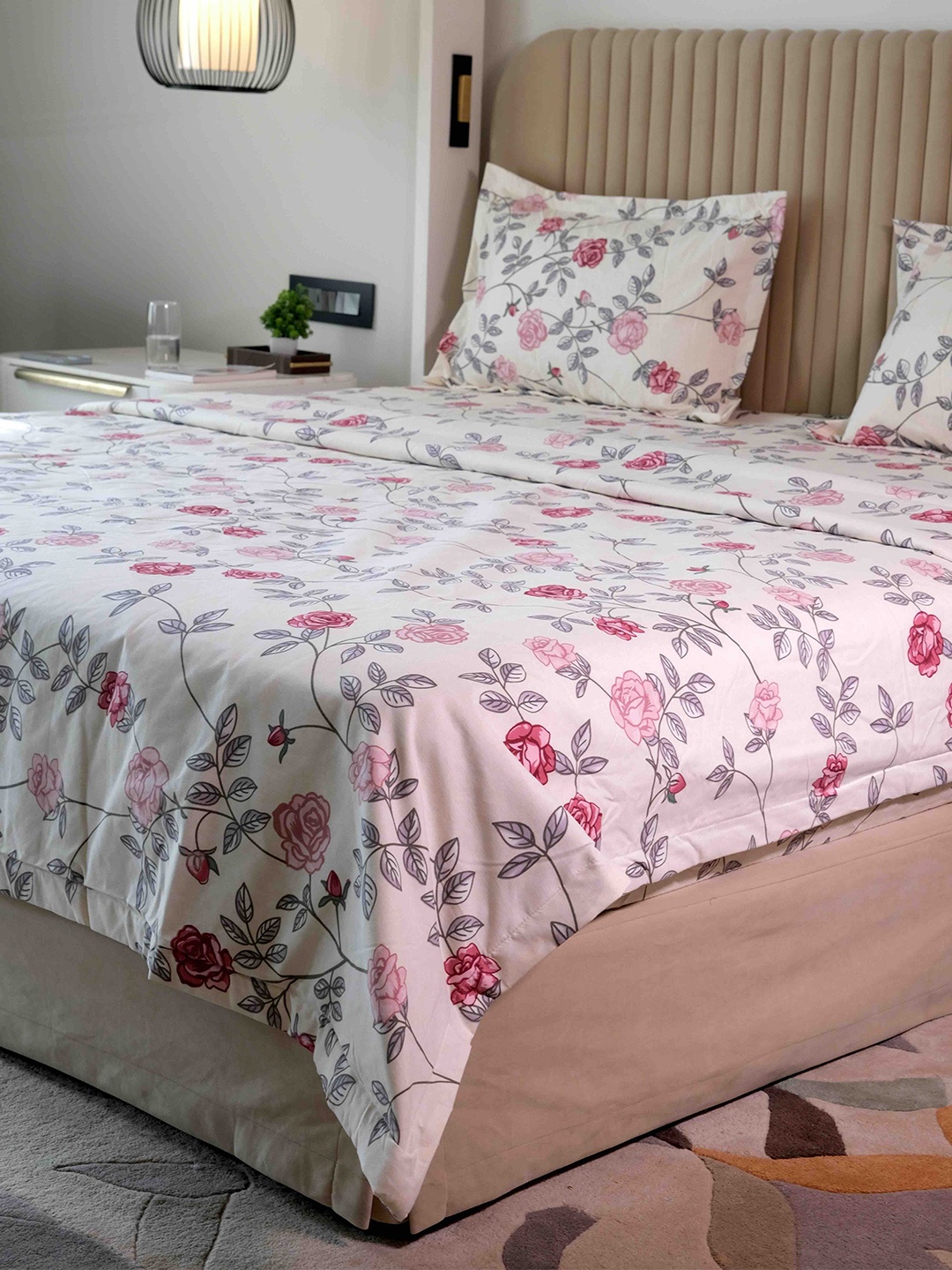 Pure Decor Bedding of 4 Pieces Bedsheet Set (2.28m X 2.54m) with Comforter (2.21m X 2.46m), White
Pure Decor Bedding of 4 Pieces Bedsheet Set (2.28m X 2.54m) with Comforter (2.21m X 2.46m), White