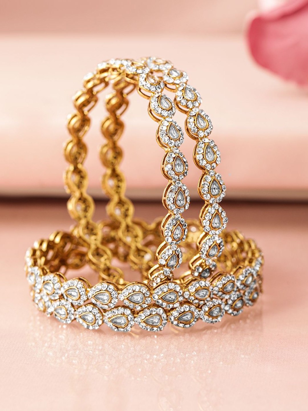 Rubans Set of 4 18K Mehandi Gold-Plated Kundan & Cubic Zirconia Studded Handcrafted Bangle
Rubans Set of 4 18K Mehandi Gold-Plated Kundan & Cubic Zirconia Studded Handcrafted Bangle