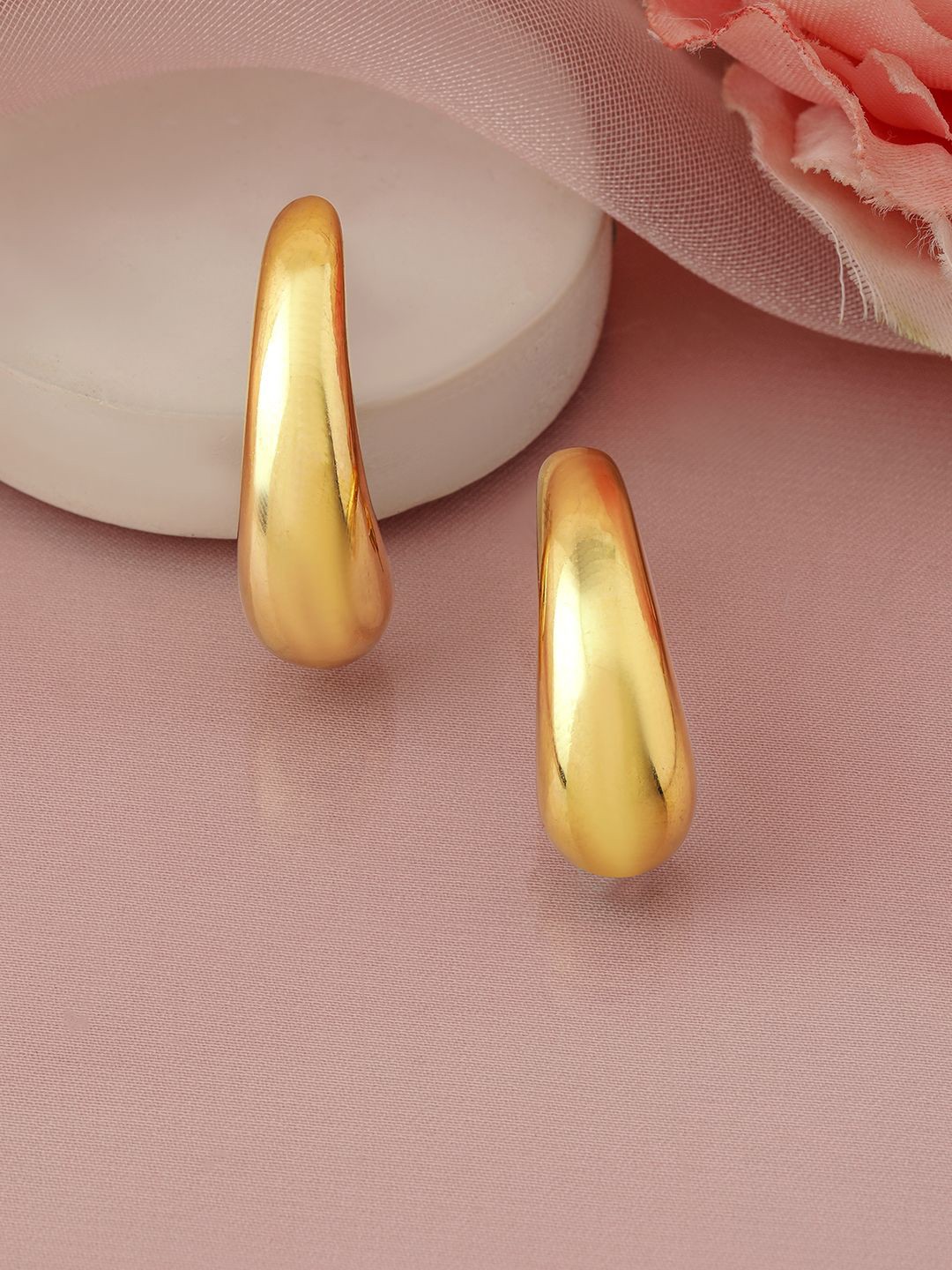 Rubans 18K Gold Plated Stainless Steel Tarnish-Free Demi-Fine Sculptural Drop Earrings
Rubans 18K Gold Plated Stainless Steel Tarnish-Free Demi-Fine Sculptural Drop Earrings