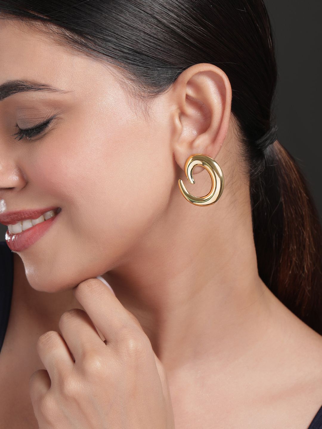 Rubans 18 K Gold Plated Stainless Steel Tarnish-Free Waterproof Demi-Fine Swirl Earrings
Rubans 18 K Gold Plated Stainless Steel Tarnish-Free Waterproof Demi-Fine Swirl Earrings