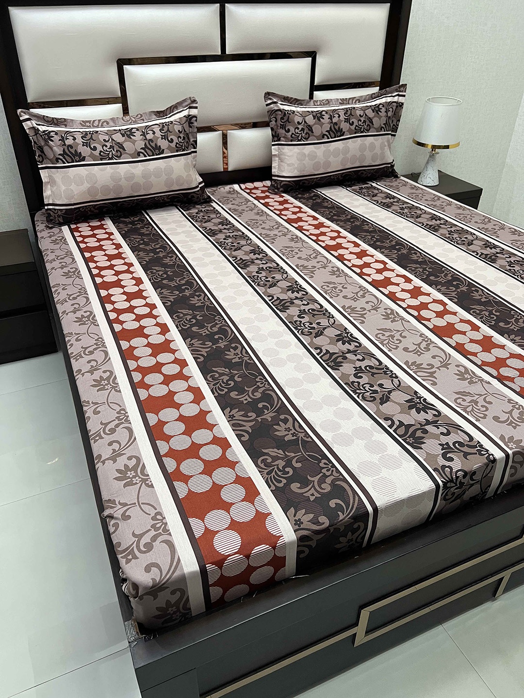 Pure Decor Cotton Queen Size Double Bed Bedsheet With 2 Pillow Covers 2.28m X 2.54m, Purple
Pure Decor Cotton Queen Size Double Bed Bedsheet With 2 Pillow Covers 2.28m X 2.54m, Purple
