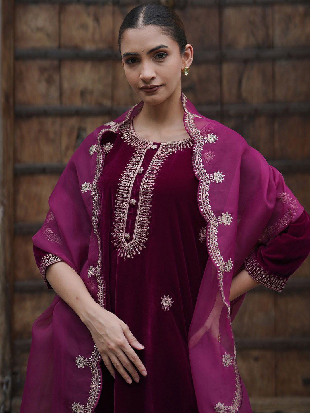 Indo Era Women Ethnic Motifs Embroidered Regular Velvet Kurta with Trousers & With Dupatta, Burgundy
Indo Era Women Ethnic Motifs Embroidered Regular Velvet Kurta with Trousers & With Dupatta, Burgundy