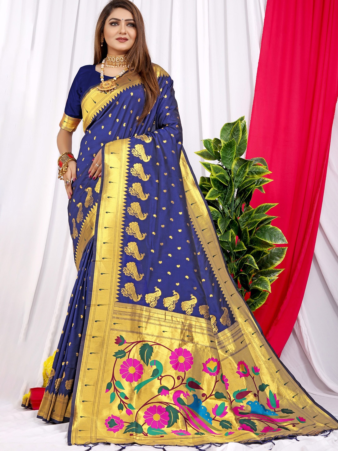 Royal Rajgharana Saree Woven Design Zari Pure Silk Heavy Work Paithani Sarees, Navy blue
Royal Rajgharana Saree Woven Design Zari Pure Silk Heavy Work Paithani Sarees, Navy blue