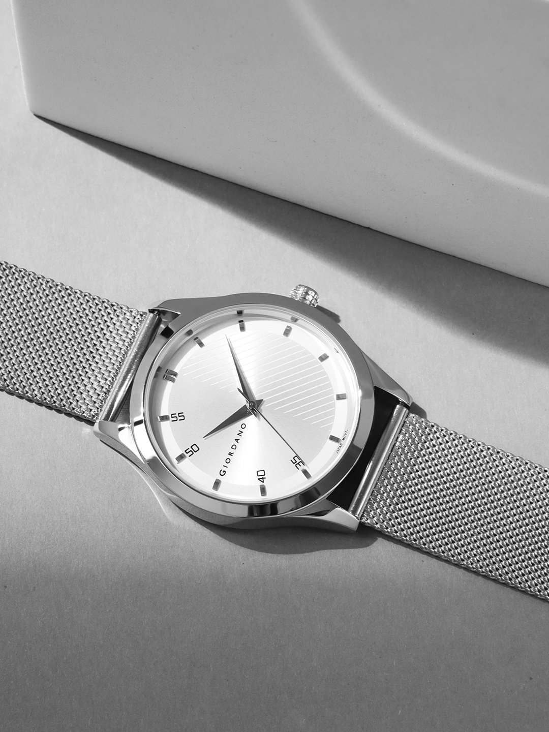 GIORDANO Men Embellished Dial & Bracelet Style Straps Analogue Watch GZ-50110-22, Silver
GIORDANO Men Embellished Dial & Bracelet Style Straps Analogue Watch GZ-50110-22, Silver