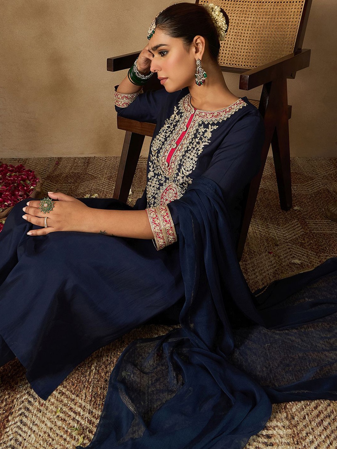 Indo Era Women Ethnic Motifs Yoke Design Regular Kurta with Trousers & Dupatta, Navy blue
Indo Era Women Ethnic Motifs Yoke Design Regular Kurta with Trousers & Dupatta, Navy blue