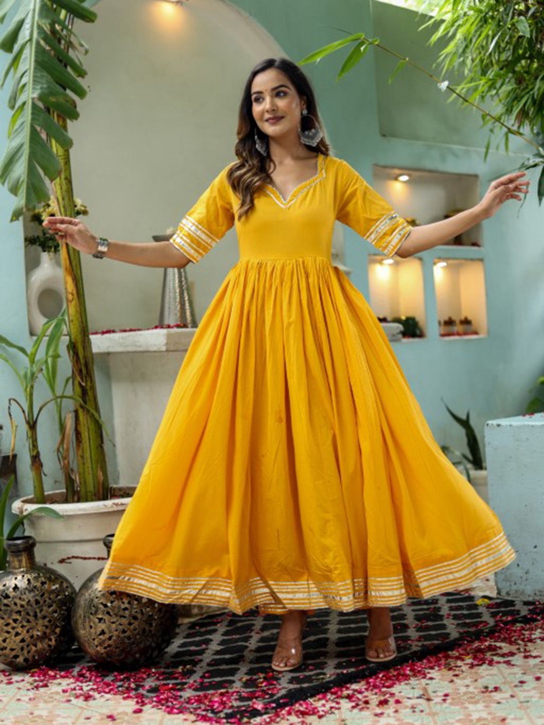 Chandbaali Women Floral Embroidered Regular Pure Cotton Kurta with Trousers & With Dupatta, Yellow
Chandbaali Women Floral Embroidered Regular Pure Cotton Kurta with Trousers & With Dupatta, Yellow