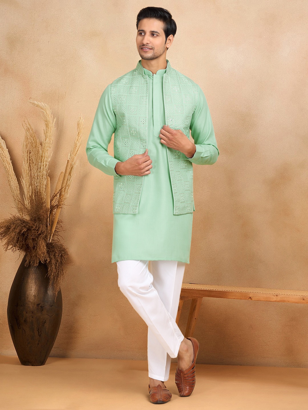 KRAFT INDIA LUXE Men Pure Cotton Embroidered Kurta & Trousers With Nehru Jacket, Green
KRAFT INDIA LUXE Men Pure Cotton Embroidered Kurta & Trousers With Nehru Jacket, Green
