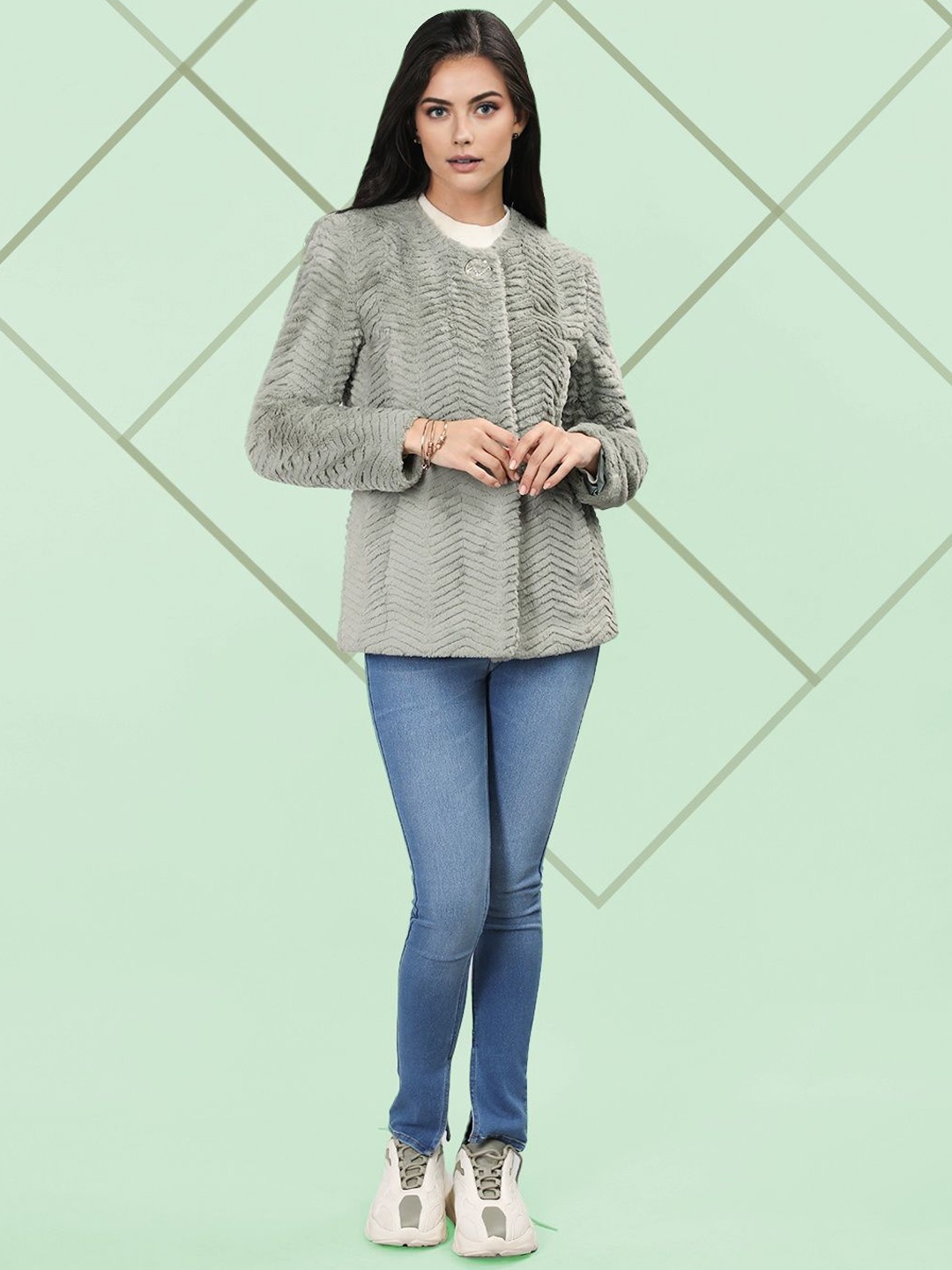 The Roadster Lifestyle Co. Women Self Design Single Breasted Woollen Overcoat, Green
The Roadster Lifestyle Co. Women Self Design Single Breasted Woollen Overcoat, Green