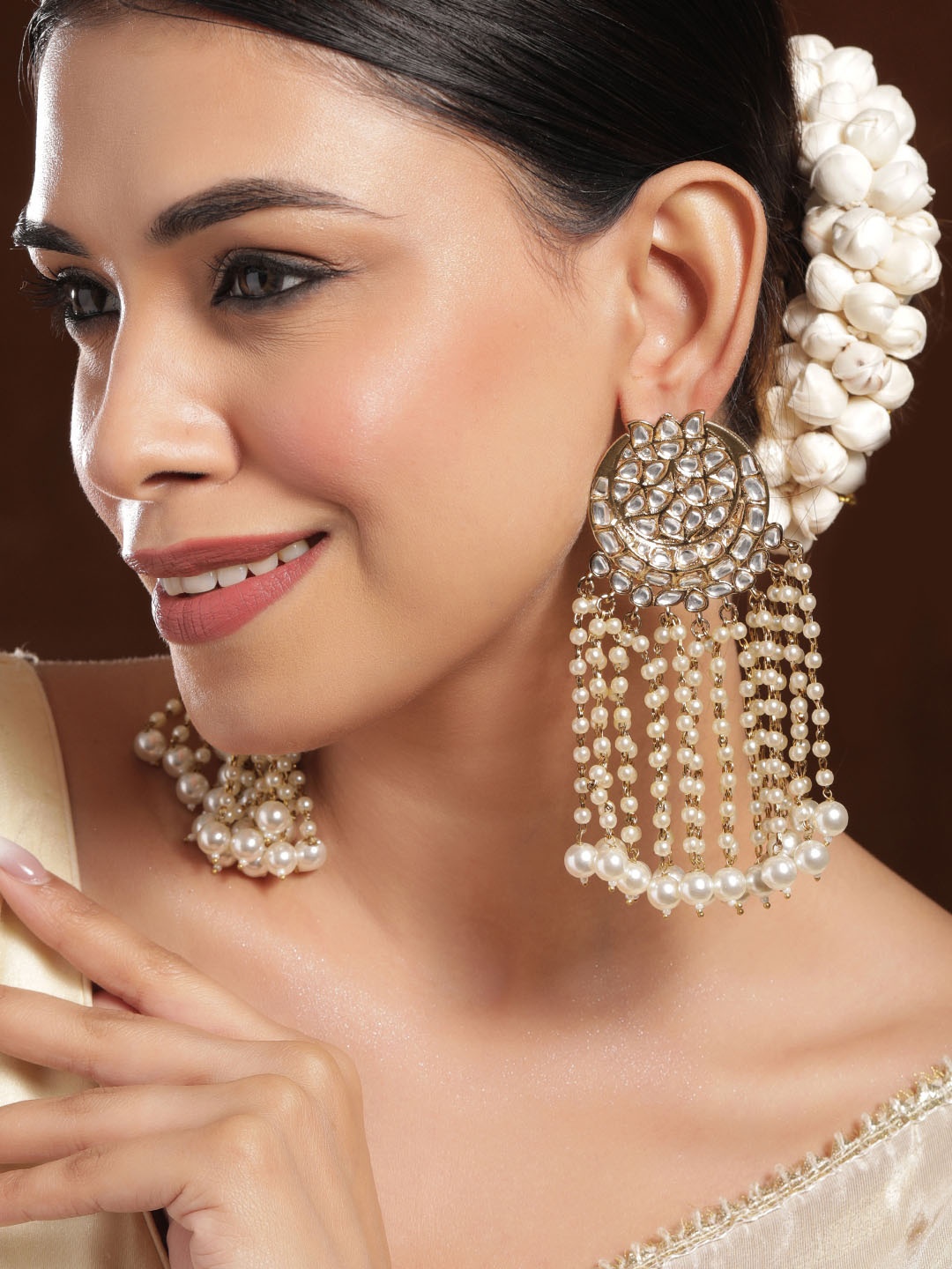 Rubans 18K Mehandi Gold-Plated Kundan Studded & Pearl Beaded Multilayer Chandlier Earrings
Rubans 18K Mehandi Gold-Plated Kundan Studded & Pearl Beaded Multilayer Chandlier Earrings