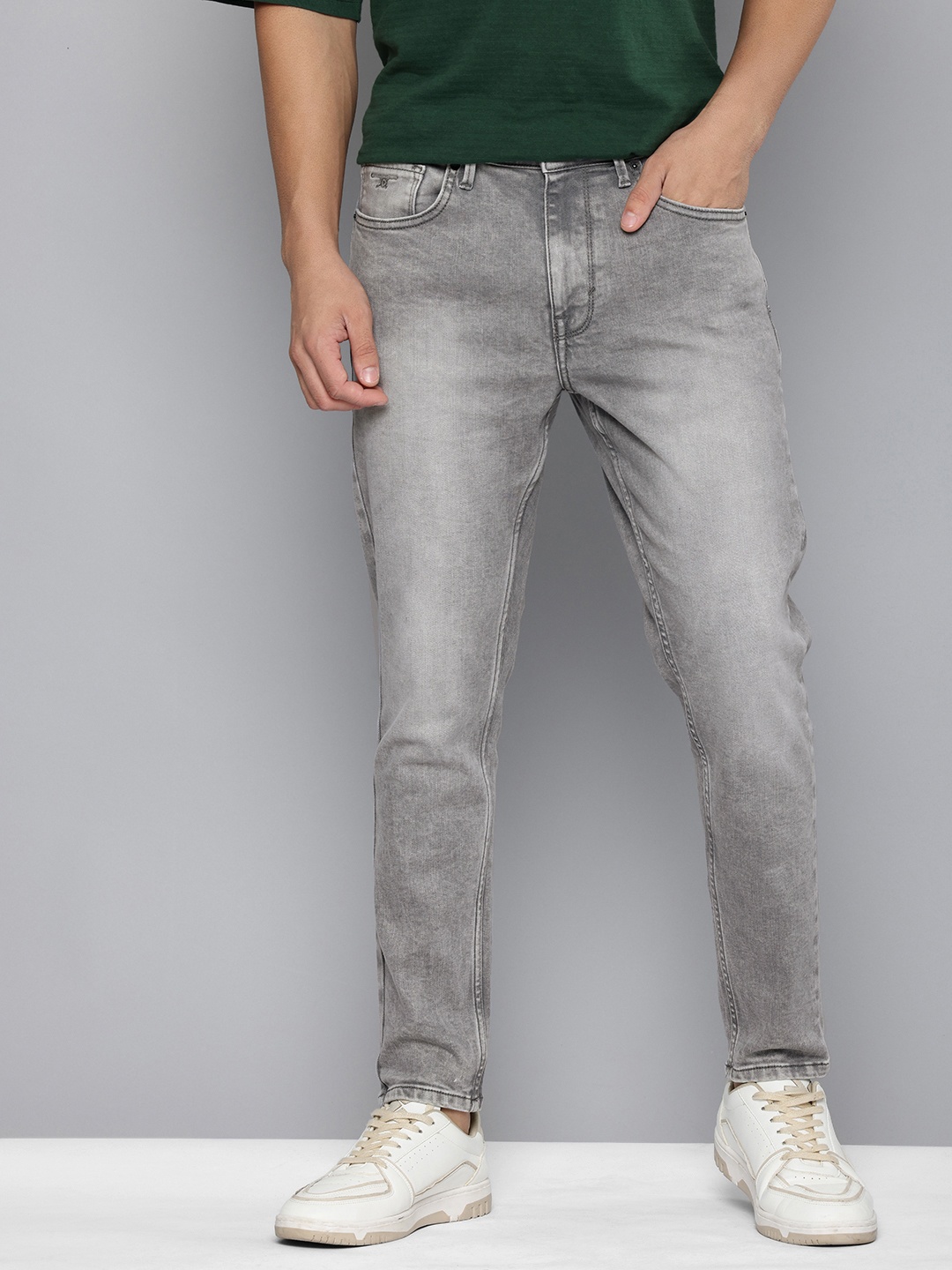Flying Machine Men Mankle Relax Tapered Fit High-Rise Light Fade Stretchable Jeans, Grey
Flying Machine Men Mankle Relax Tapered Fit High-Rise Light Fade Stretchable Jeans, Grey