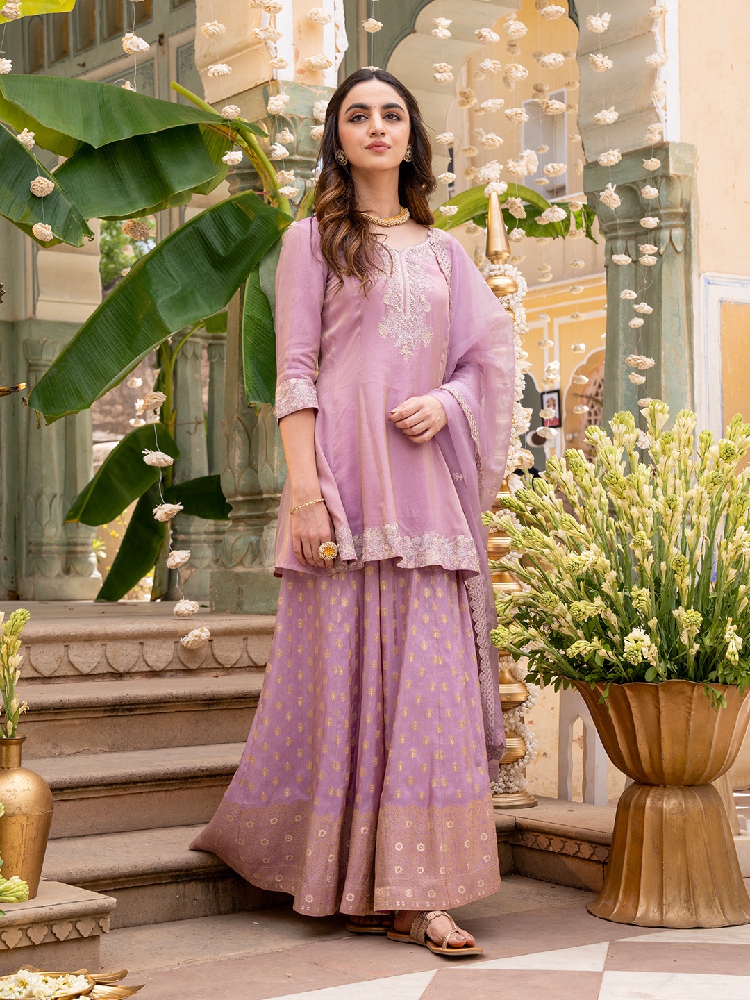 AURELIA Ethnic Motifs Embroidered Thread Work Sweetheart Neck Kurti with Skirt & Dupatta, Purple
AURELIA Ethnic Motifs Embroidered Thread Work Sweetheart Neck Kurti with Skirt & Dupatta, Purple