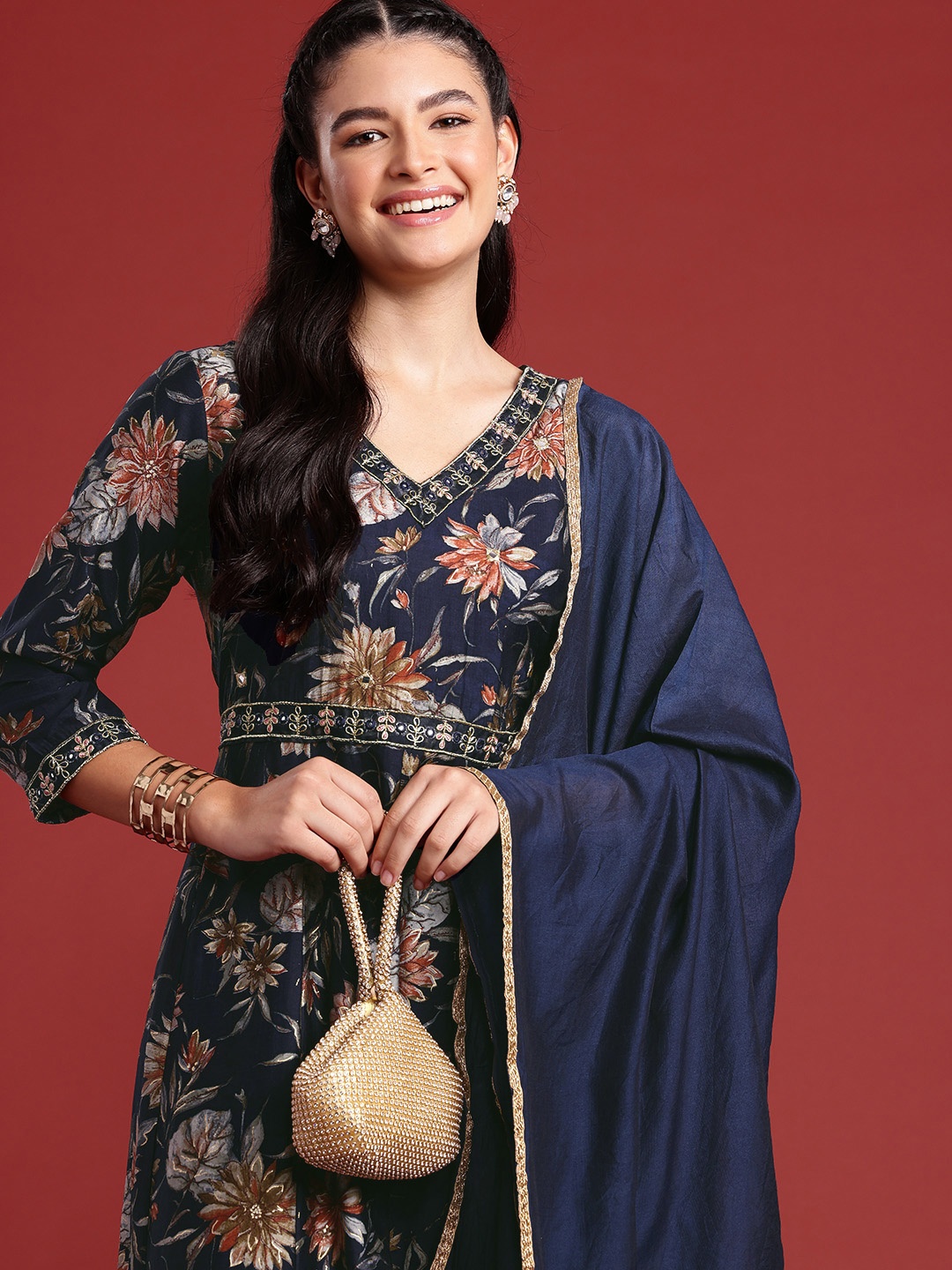 Anouk Floral Printed Mirror Work Kurta with Trousers & With Dupatta, Navy blue
Anouk Floral Printed Mirror Work Kurta with Trousers & With Dupatta, Navy blue