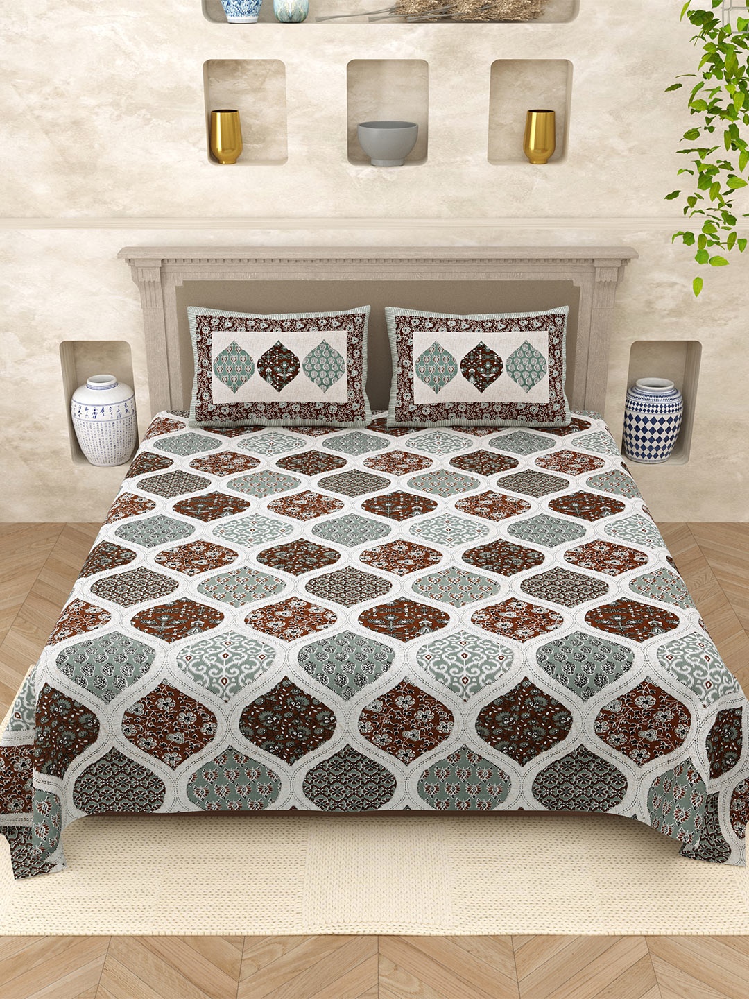 Varde Brown Printed 210 TC Pure Cotton Ajrak Printed King Bedsheet Set 2.50m x 2.70m
Varde Brown Printed 210 TC Pure Cotton Ajrak Printed King Bedsheet Set 2.50m x 2.70m