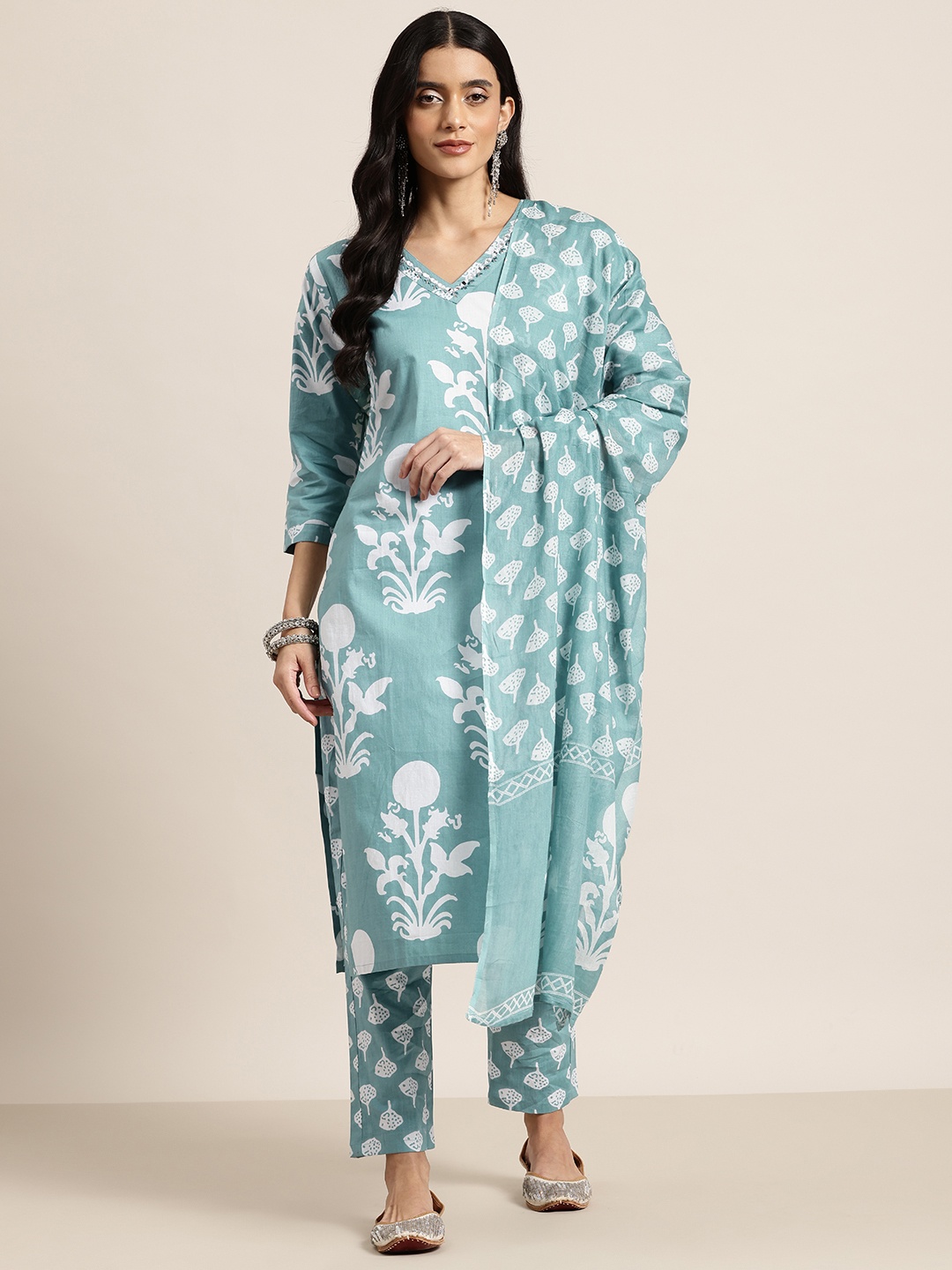 HERE&NOW Floral Printed Mirror Work Pure Cotton Kurta With Trousers & Dupatta, Sea green
HERE&NOW Floral Printed Mirror Work Pure Cotton Kurta With Trousers & Dupatta, Sea green