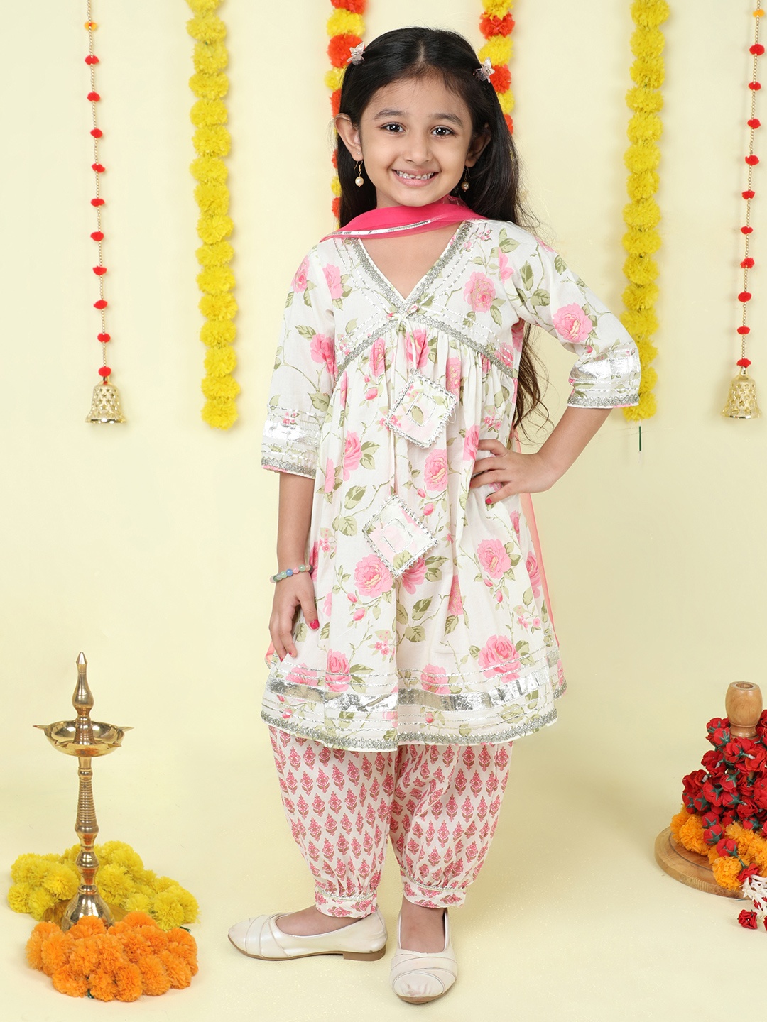 The Magic Wand Girls Floral Printed Gotta Patti Anarkali Kurta with Salwar & Dupatta, Off white
The Magic Wand Girls Floral Printed Gotta Patti Anarkali Kurta with Salwar & Dupatta, Off white