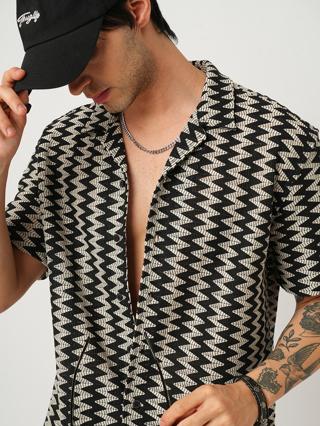 VASTRADO Men Classic Cuban Collar Chevron Printed Cotton Oversized Casual Shirt, Black
VASTRADO Men Classic Cuban Collar Chevron Printed Cotton Oversized Casual Shirt, Black