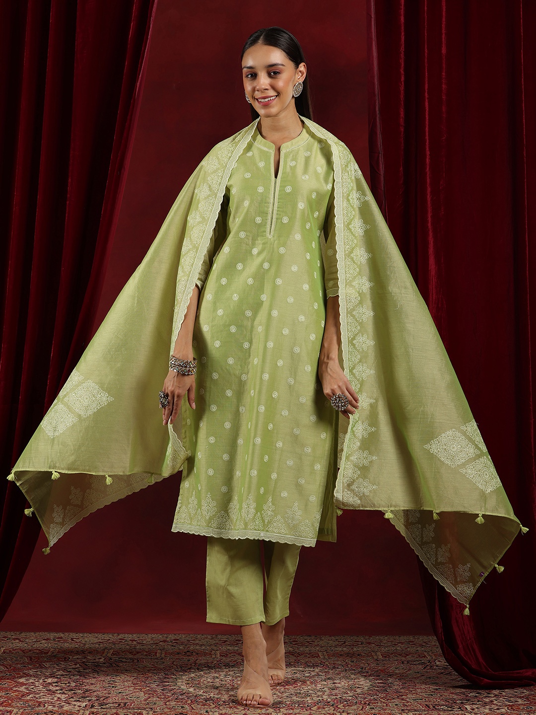 Libas Art Ethnic Motifs Embroidered Thread Work Chanderi Kurta With Trousers & Dupatta, Green
Libas Art Ethnic Motifs Embroidered Thread Work Chanderi Kurta With Trousers & Dupatta, Green